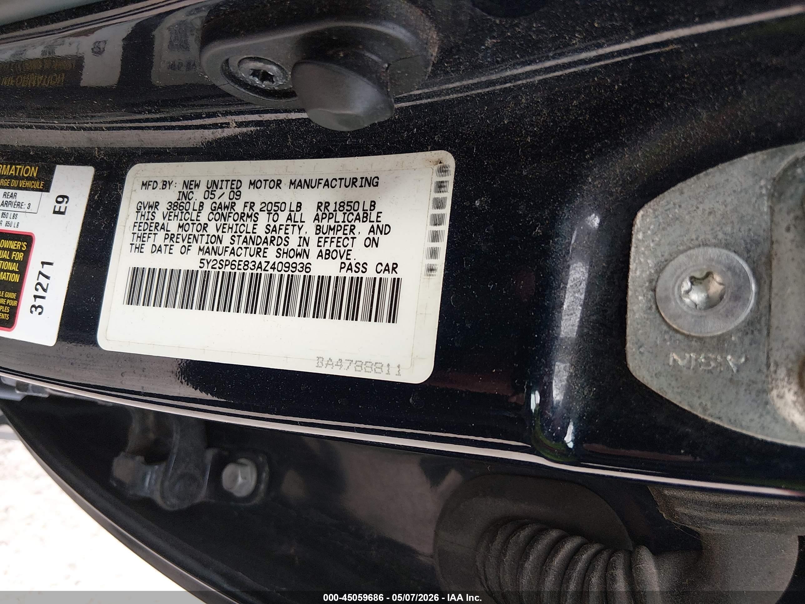 PONTIAC VIBE image 9