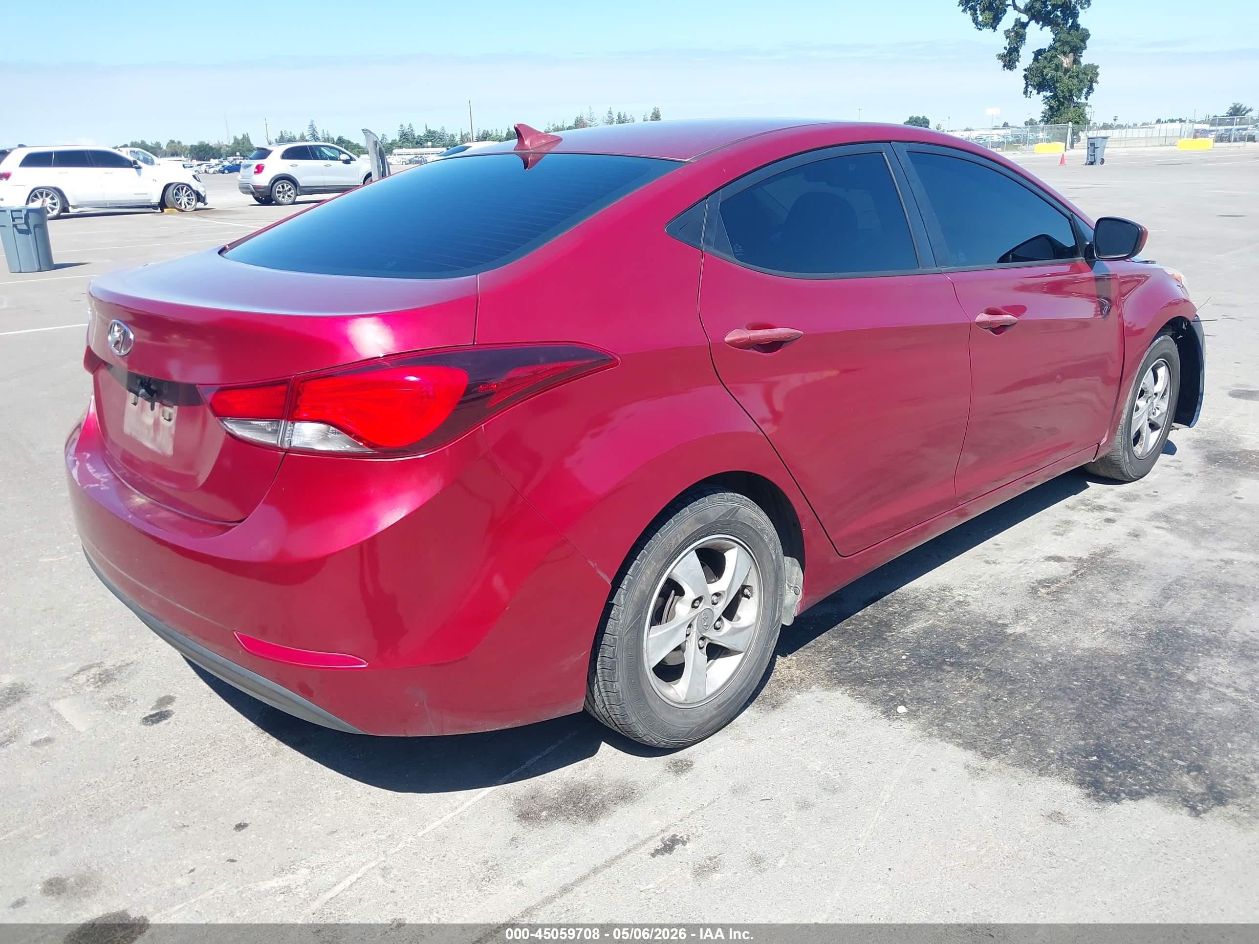 HYUNDAI ELANTRA image 4