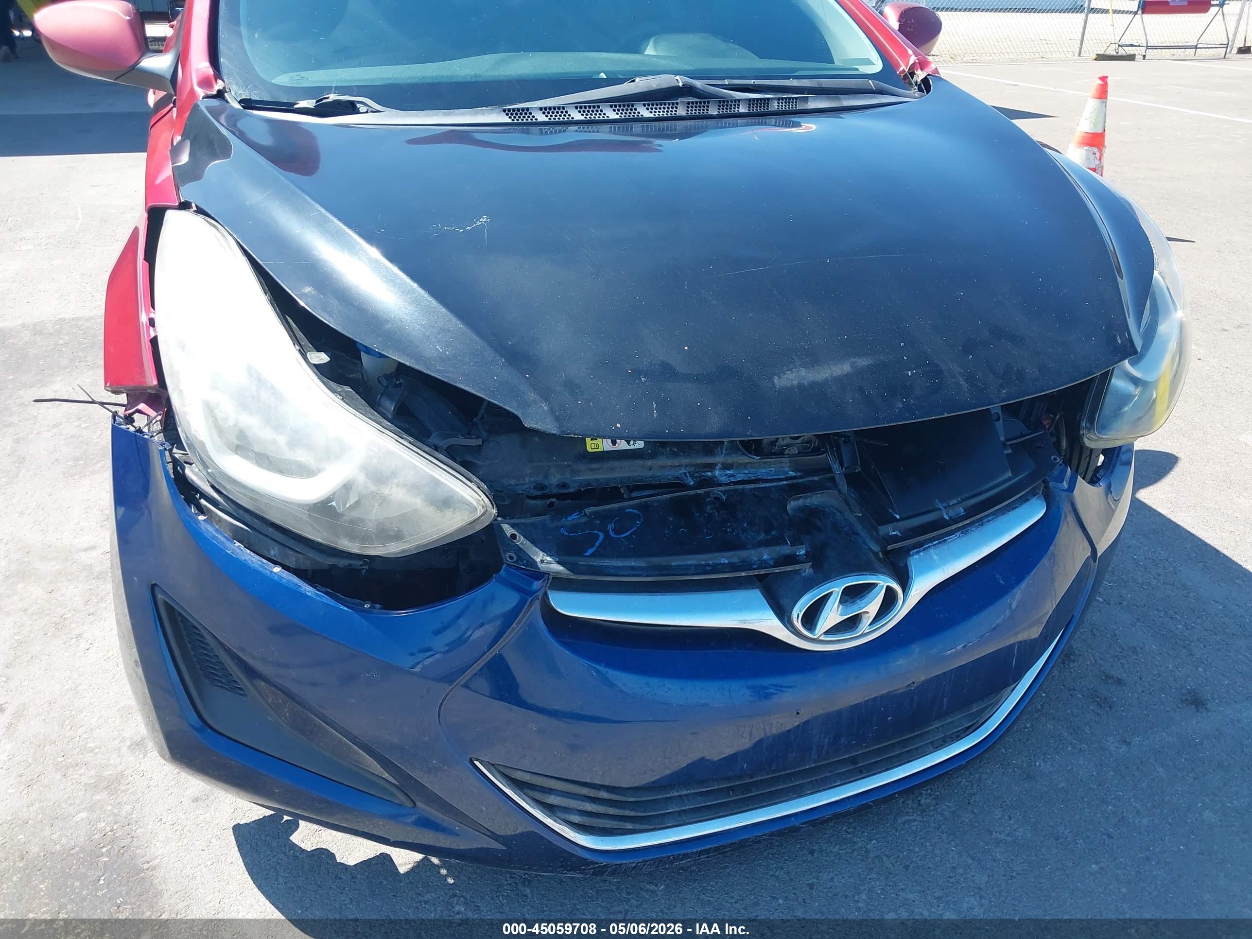 HYUNDAI ELANTRA image 6