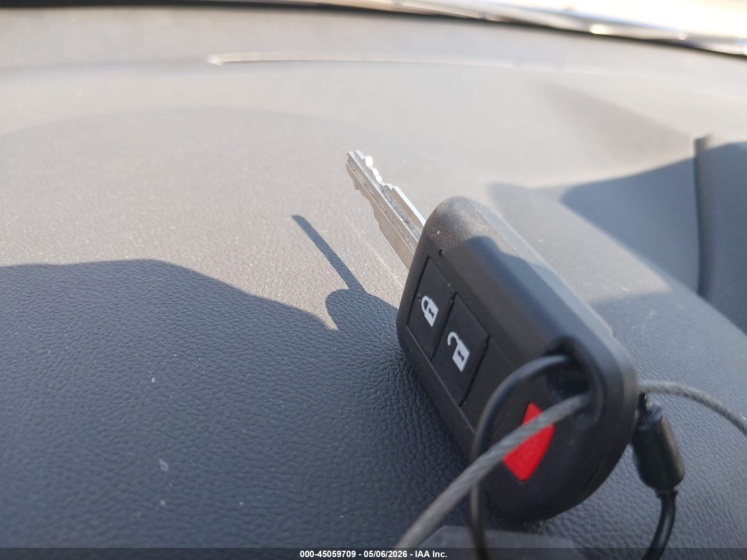 MITSUBISHI OUTLANDER image 11