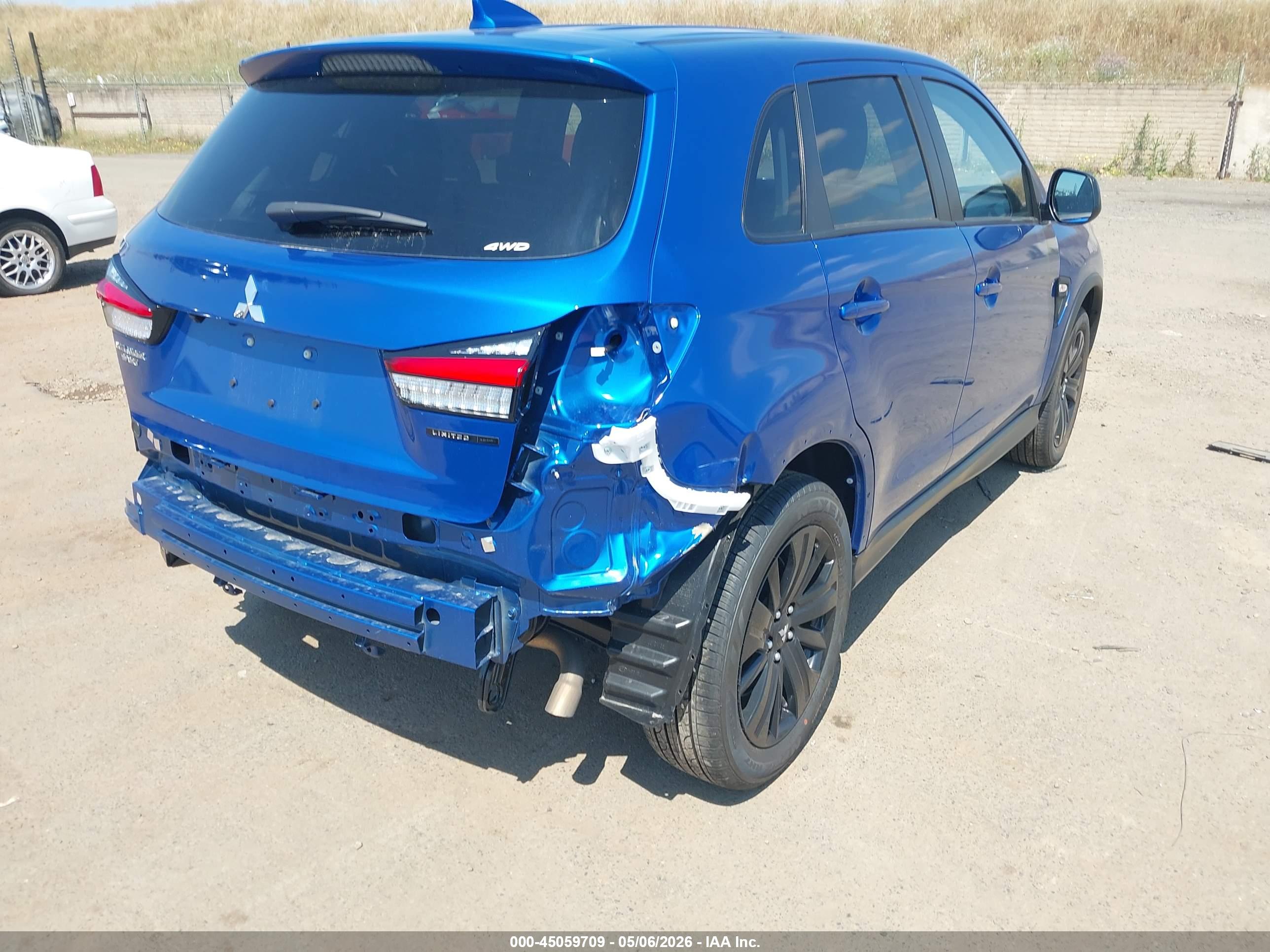 MITSUBISHI OUTLANDER image 4