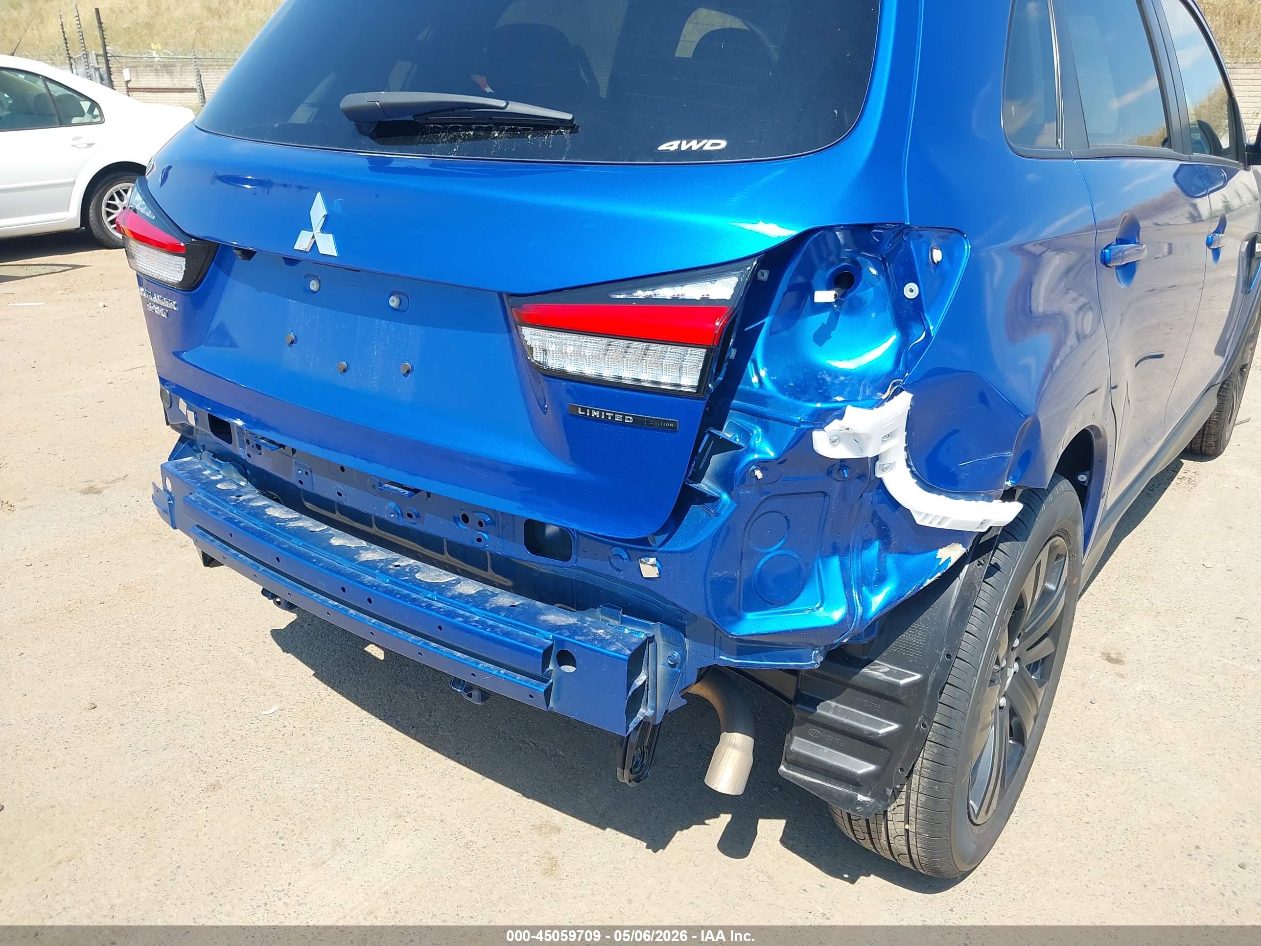 MITSUBISHI OUTLANDER image 6