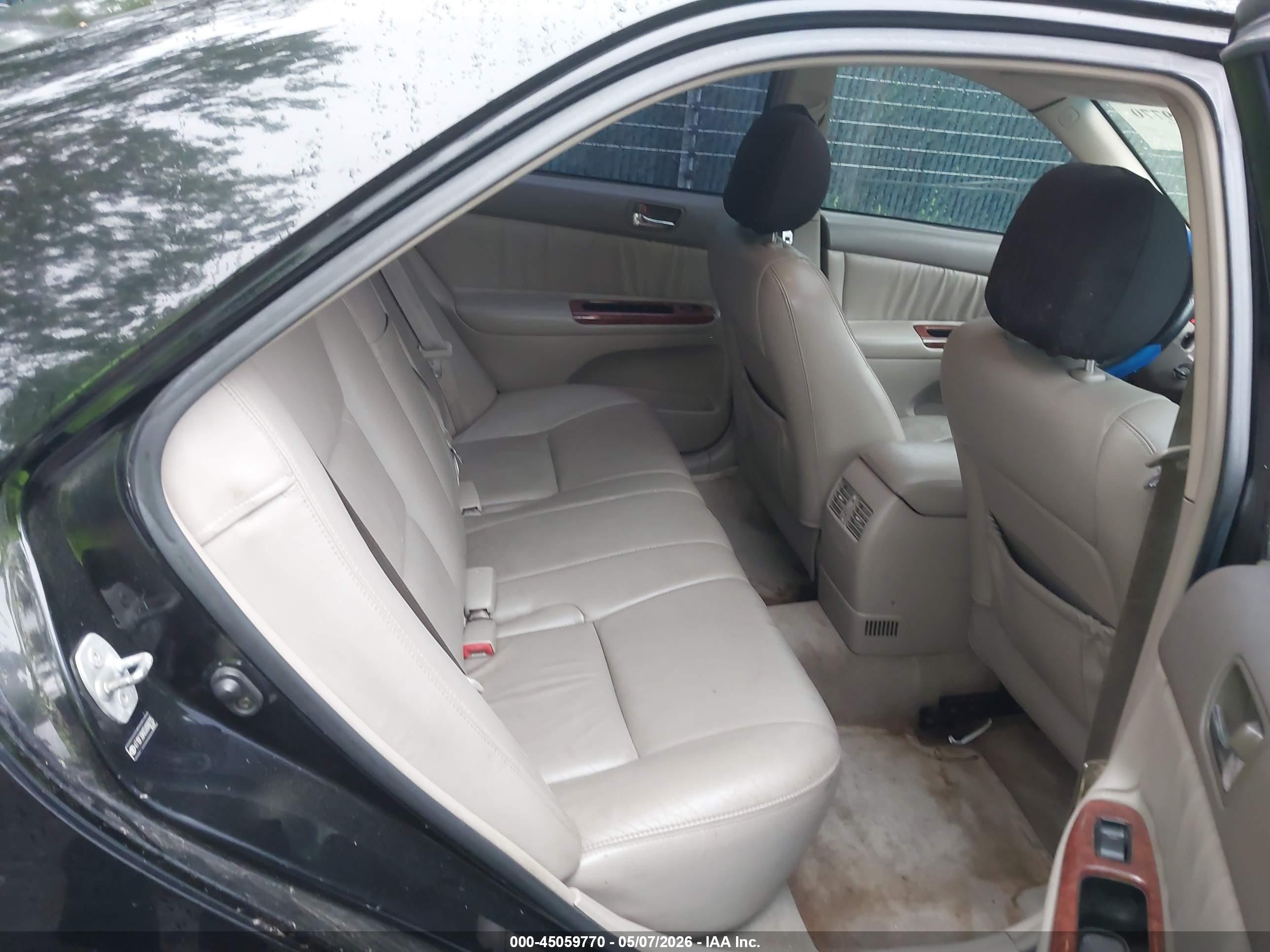 TOYOTA CAMRY image 8