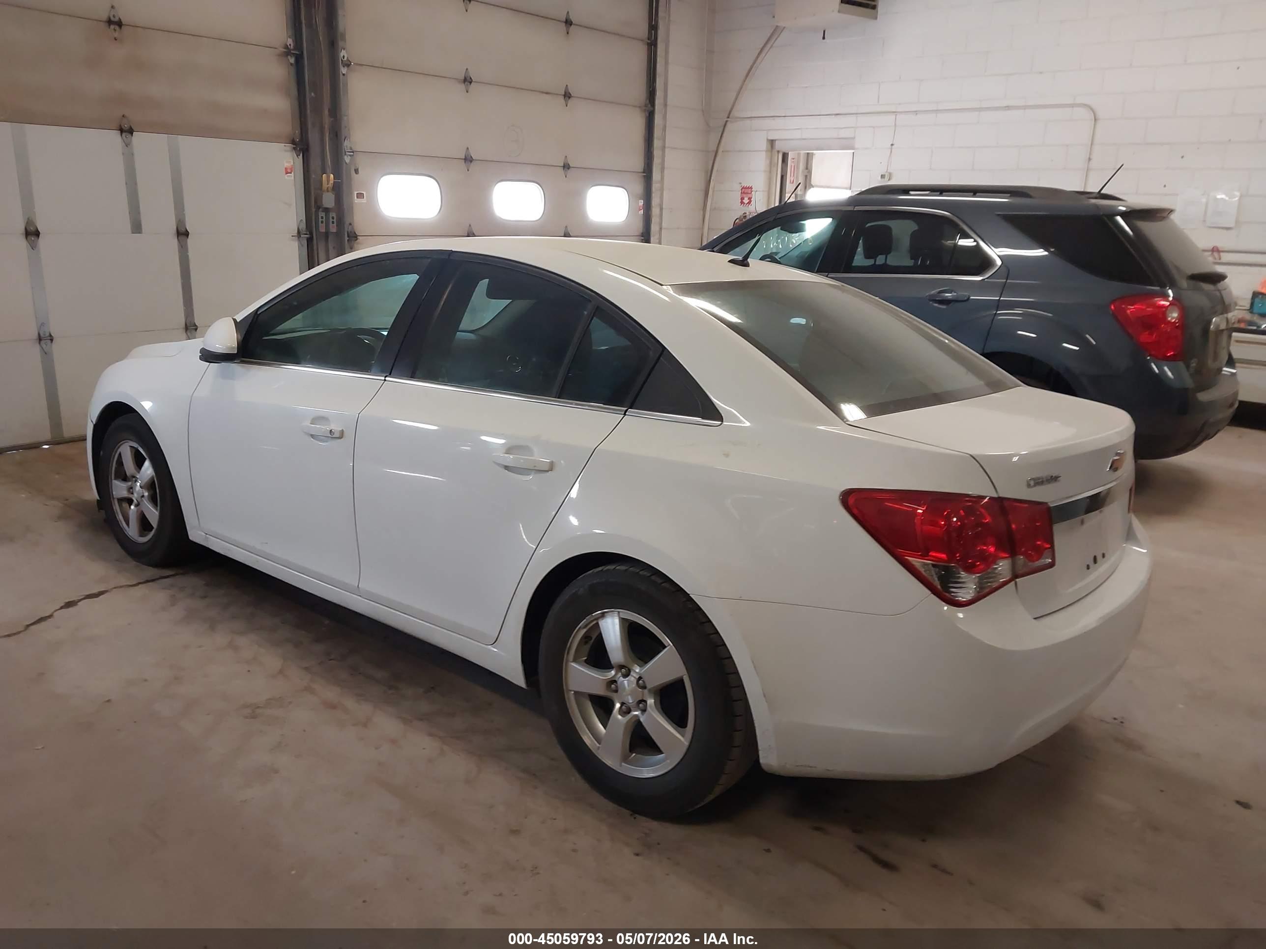 CHEVROLET CRUZE image 3