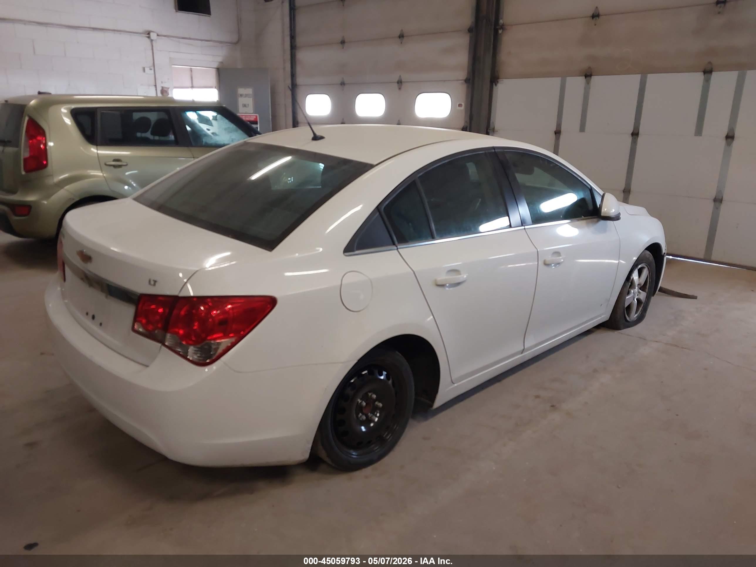 CHEVROLET CRUZE image 4