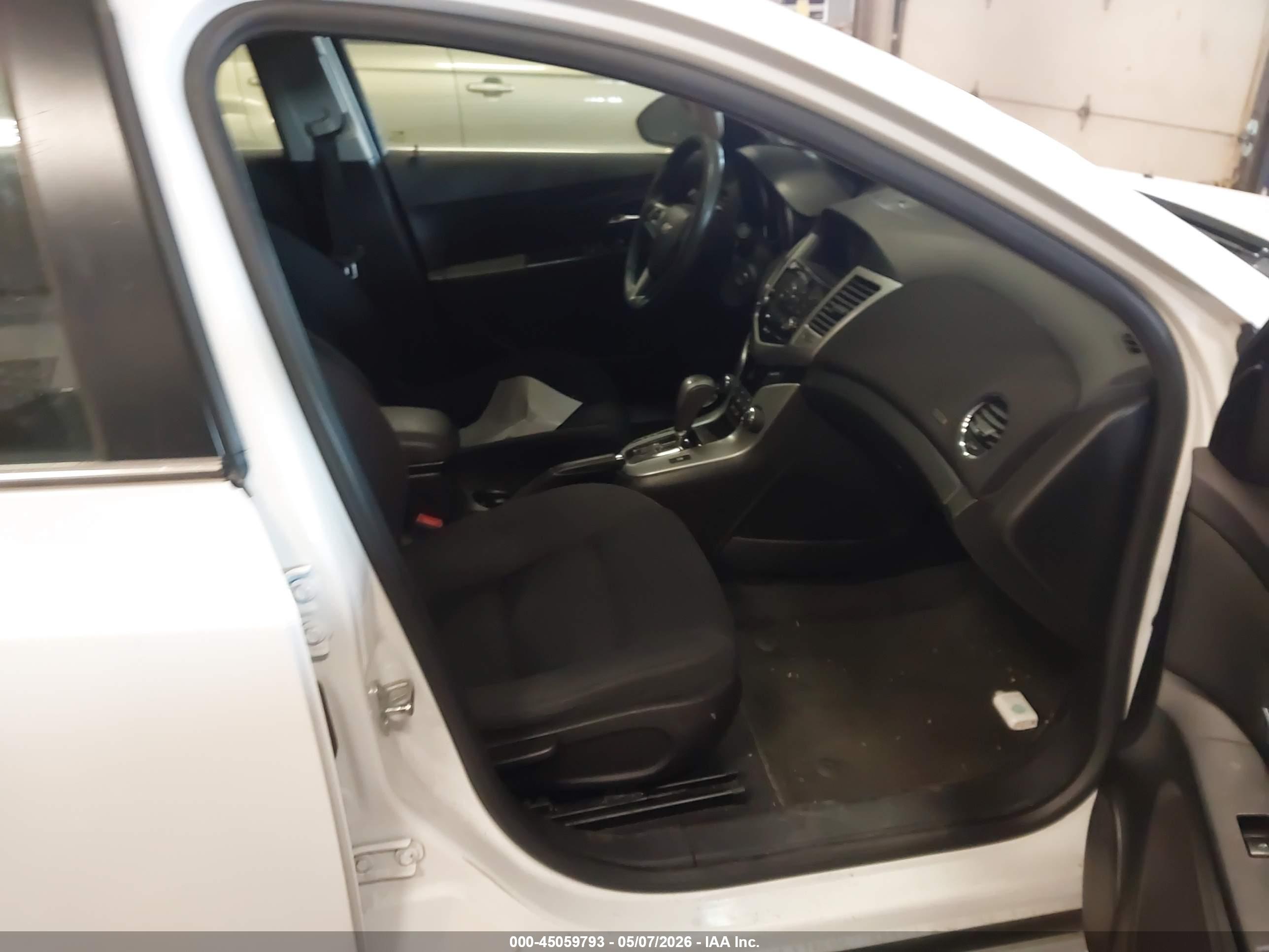 CHEVROLET CRUZE image 5