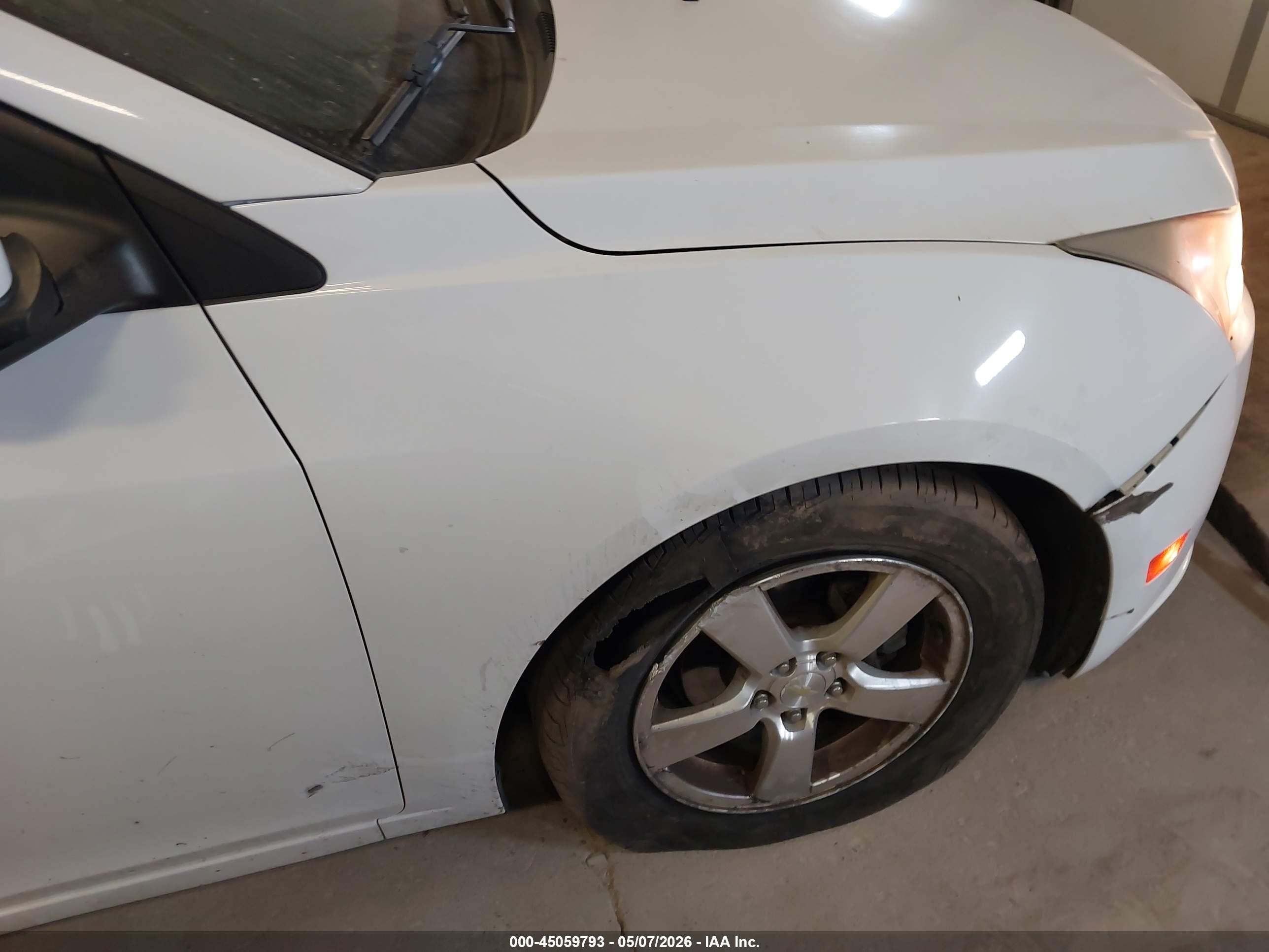 CHEVROLET CRUZE image 6