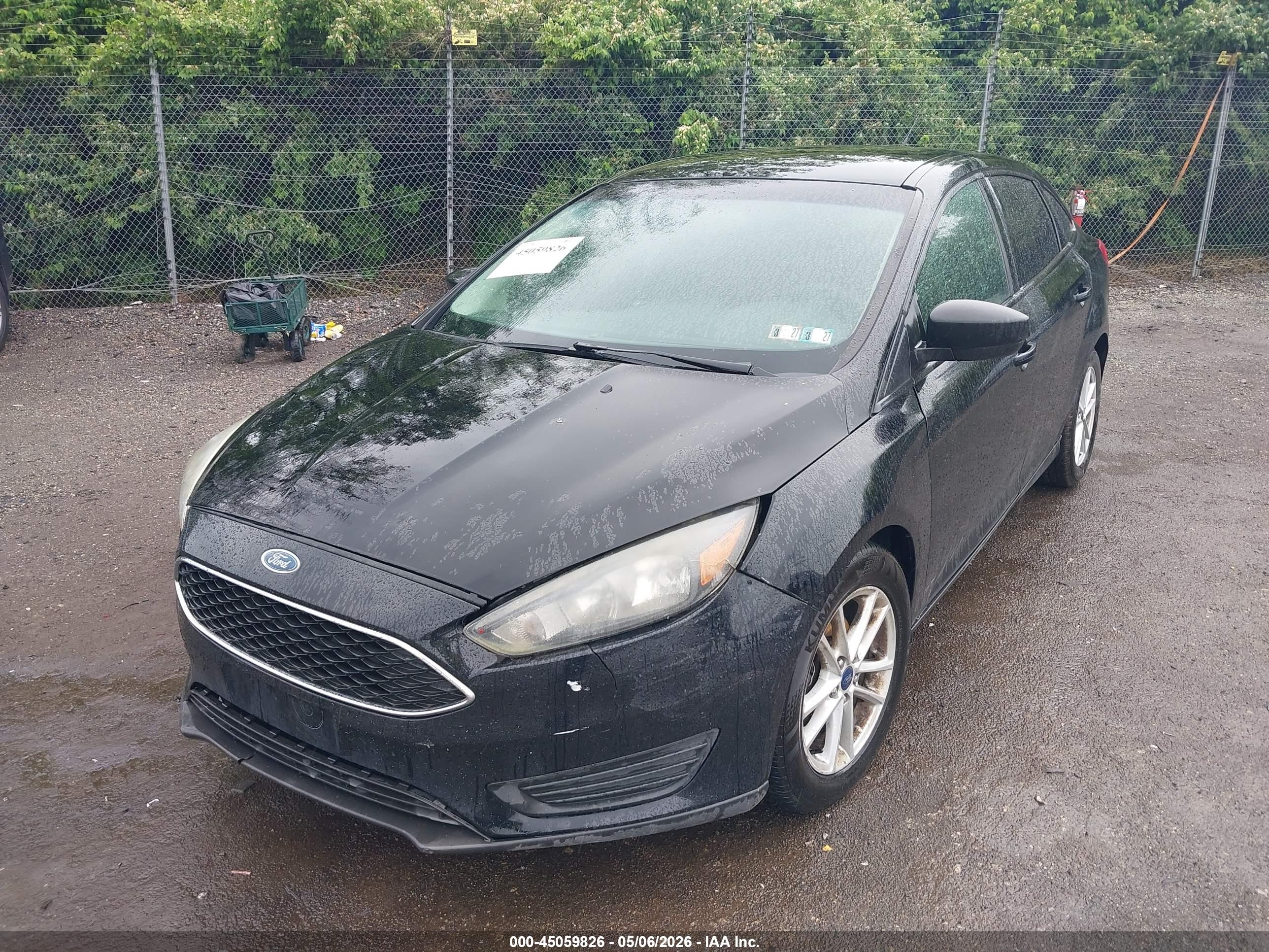 FORD FOCUS image 2