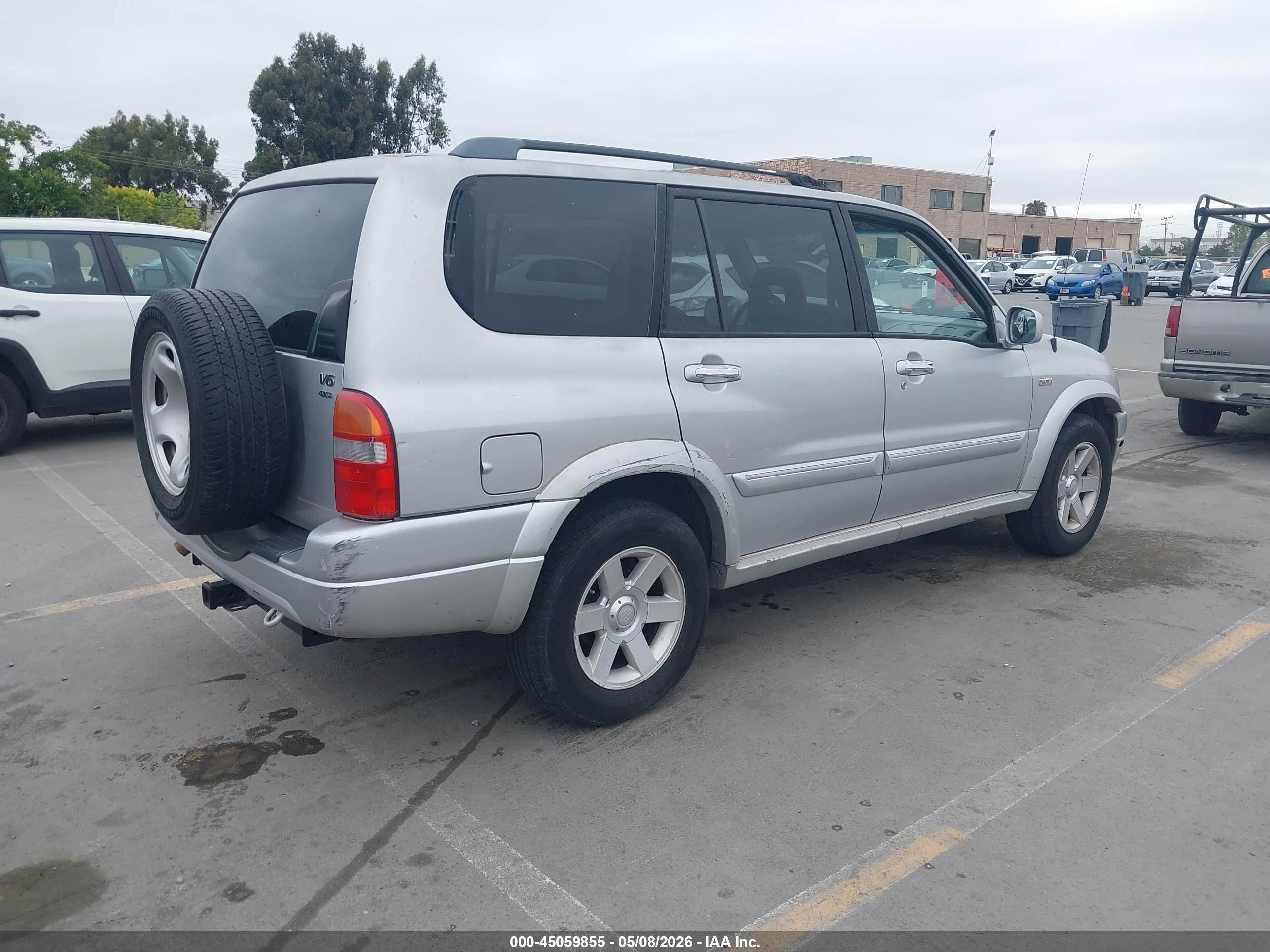 SUZUKI GRAND image 4