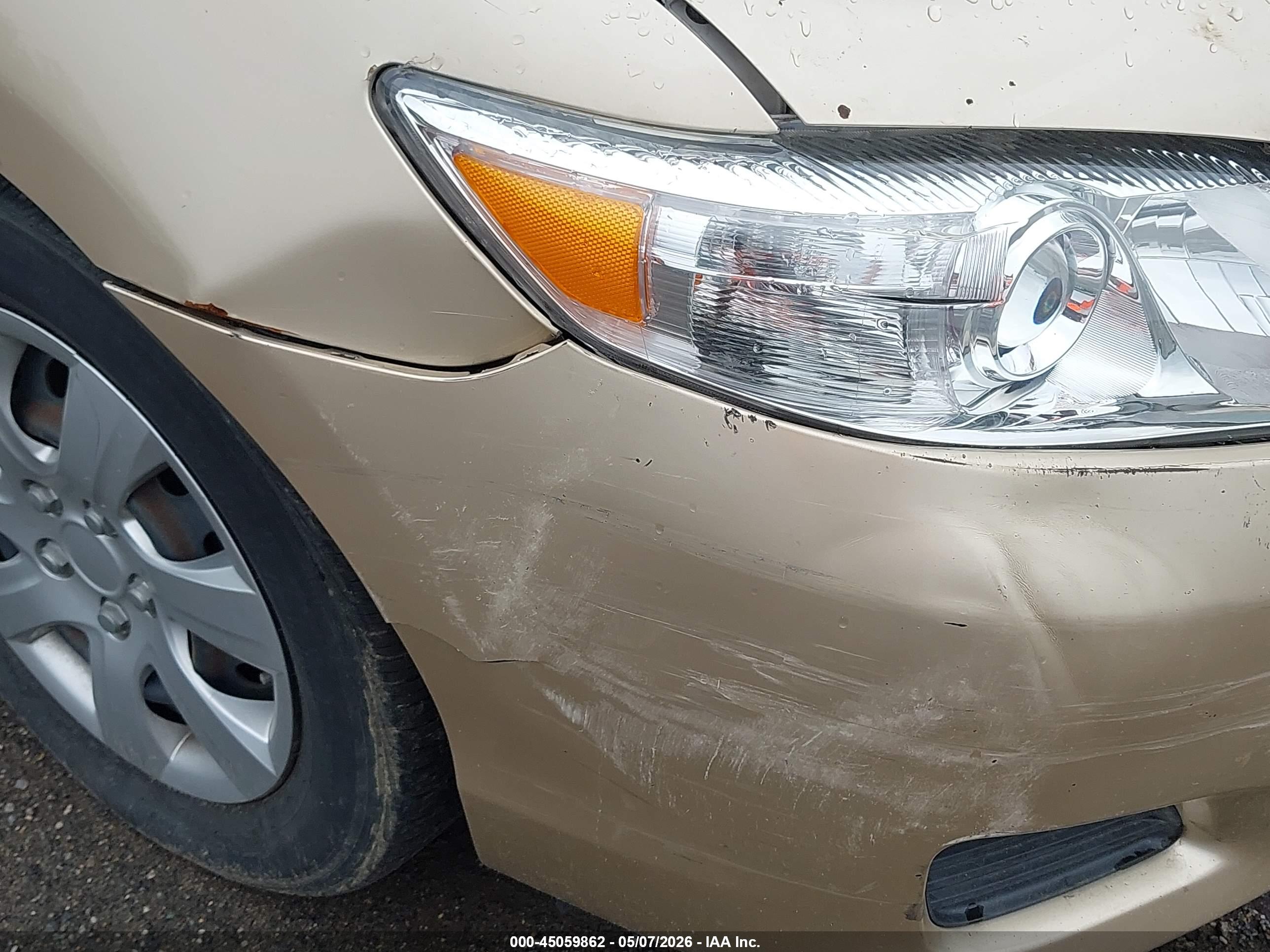 TOYOTA CAMRY image 6