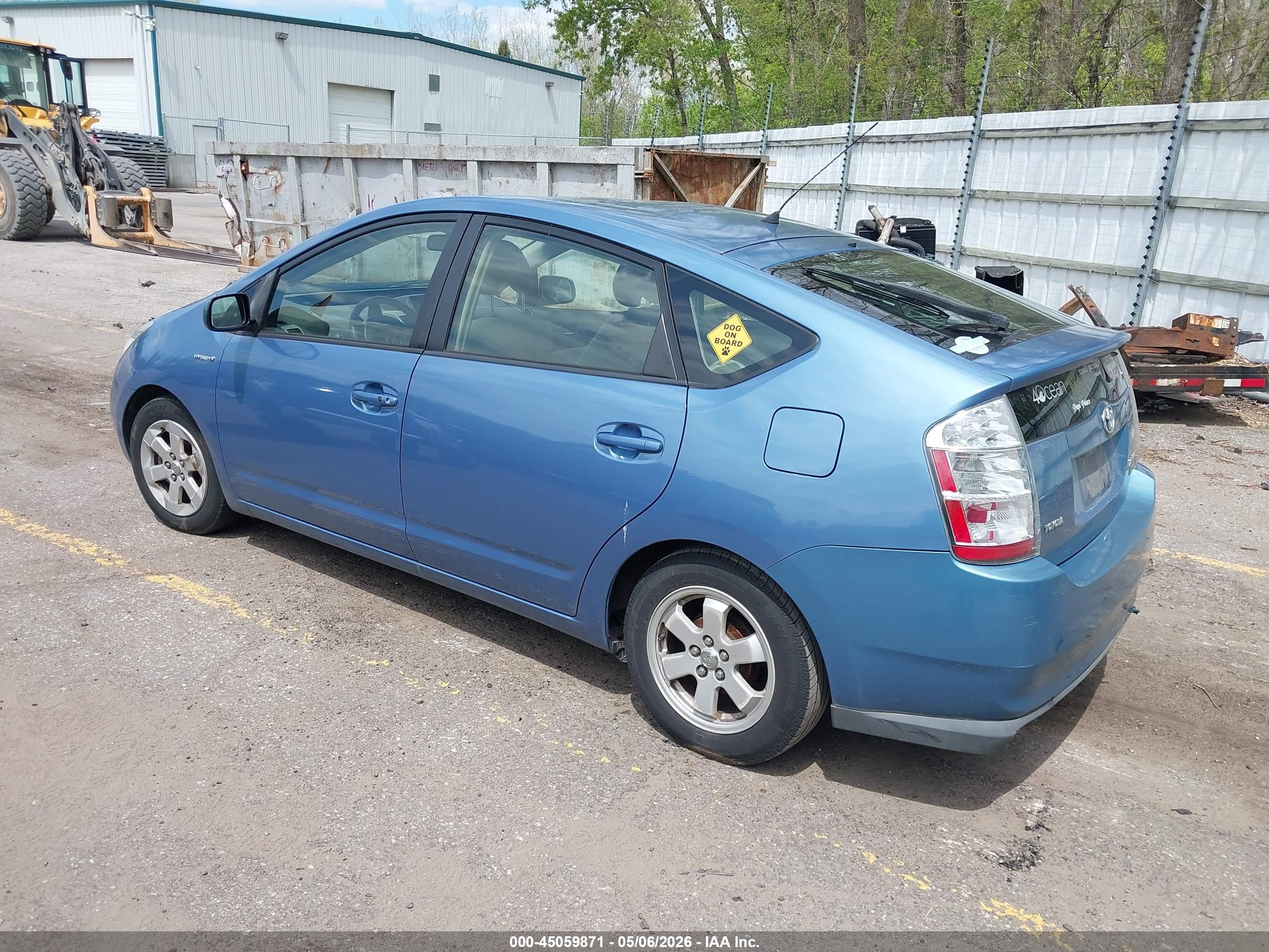 TOYOTA PRIUS image 3