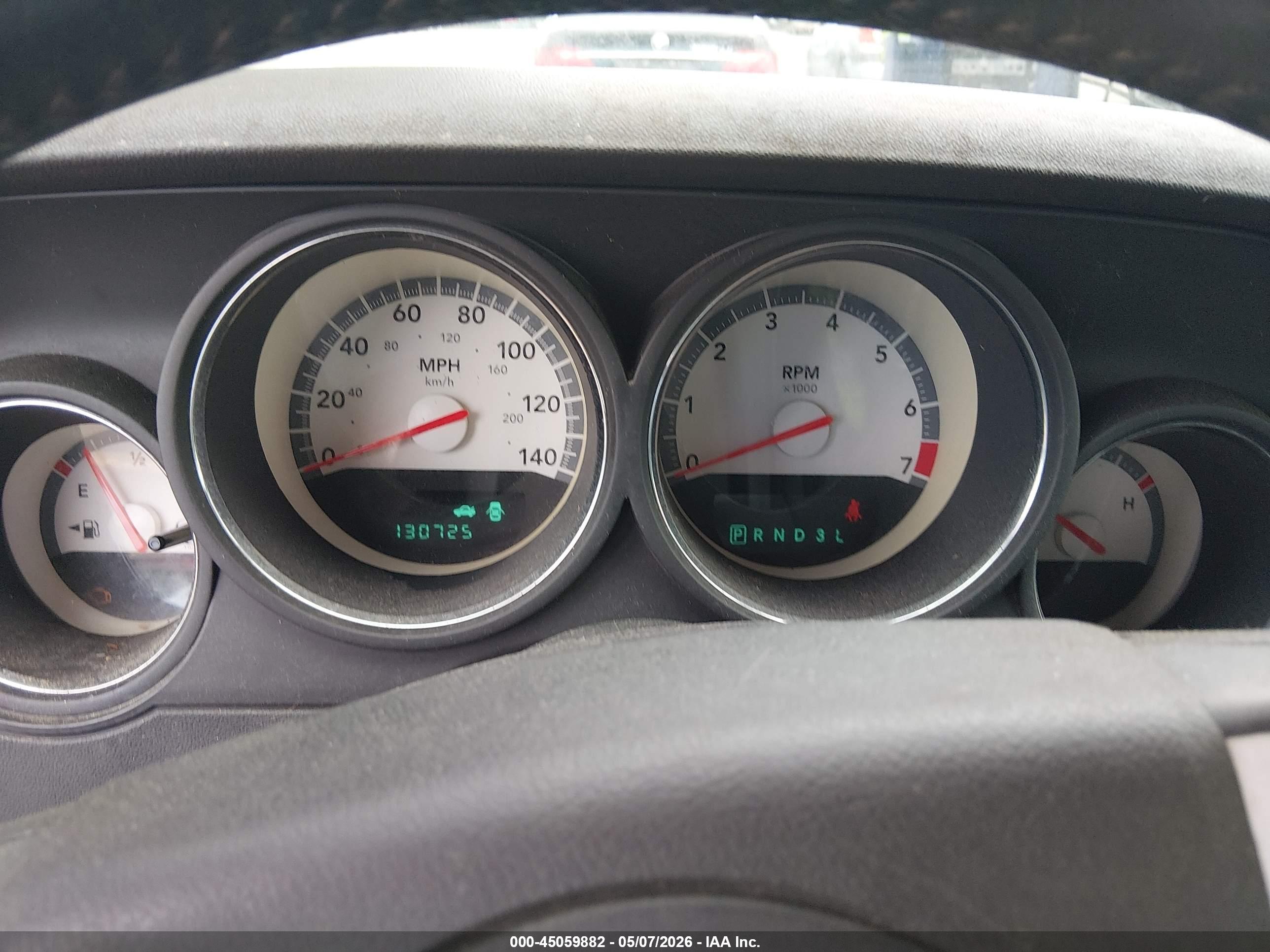 DODGE CHALLENGER image 7