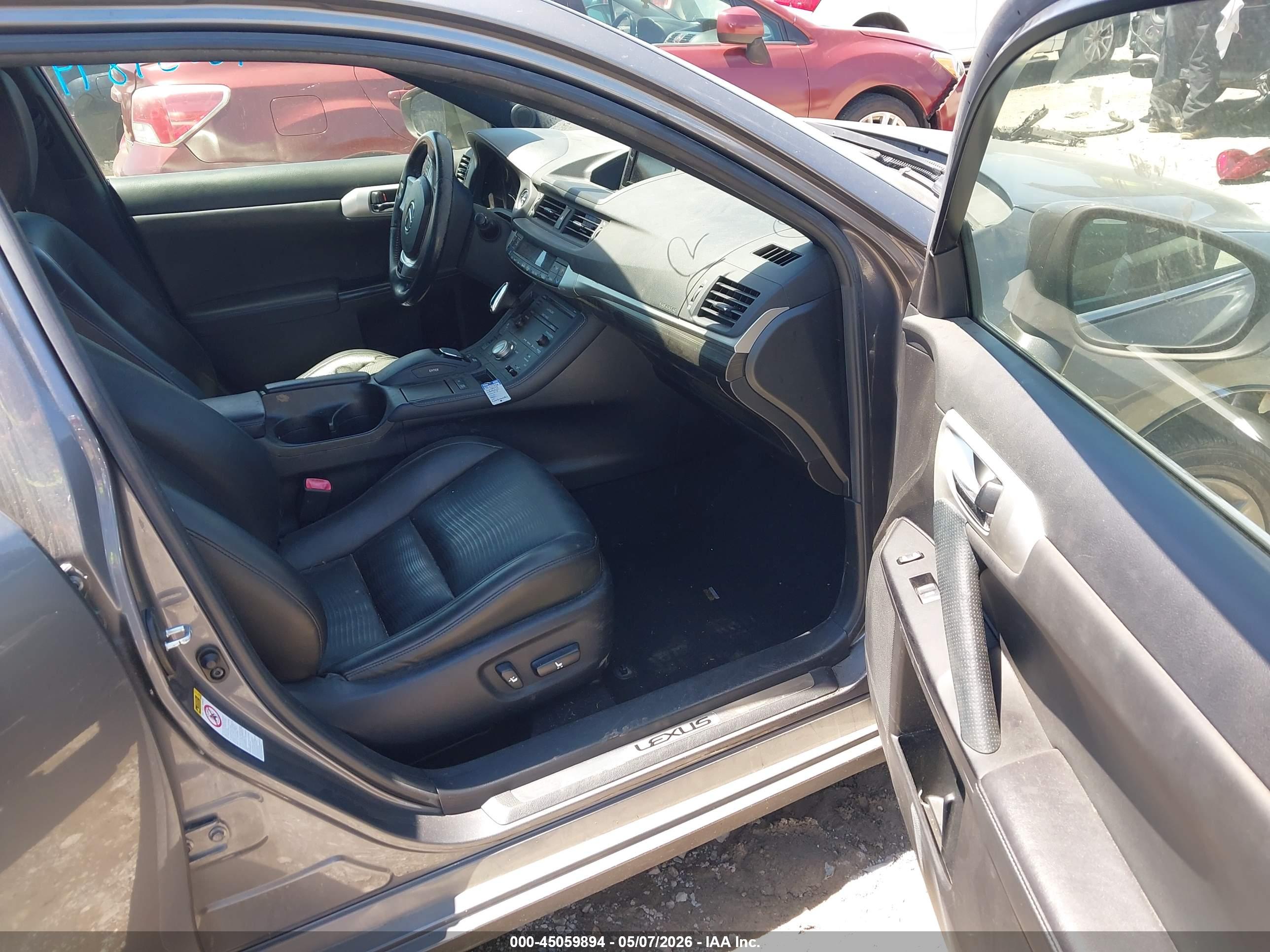 LEXUS CT image 5