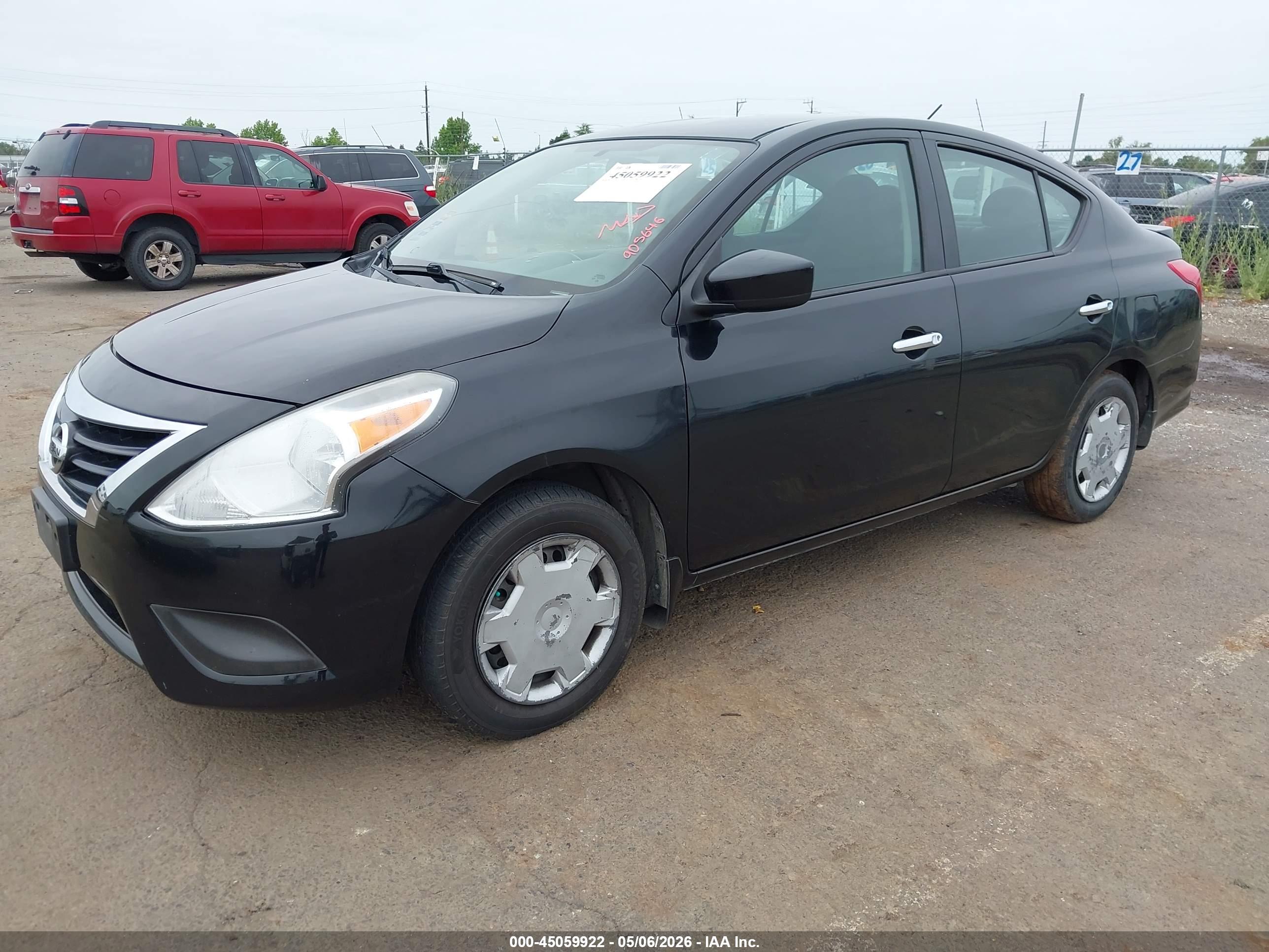 NISSAN VERSA image 2