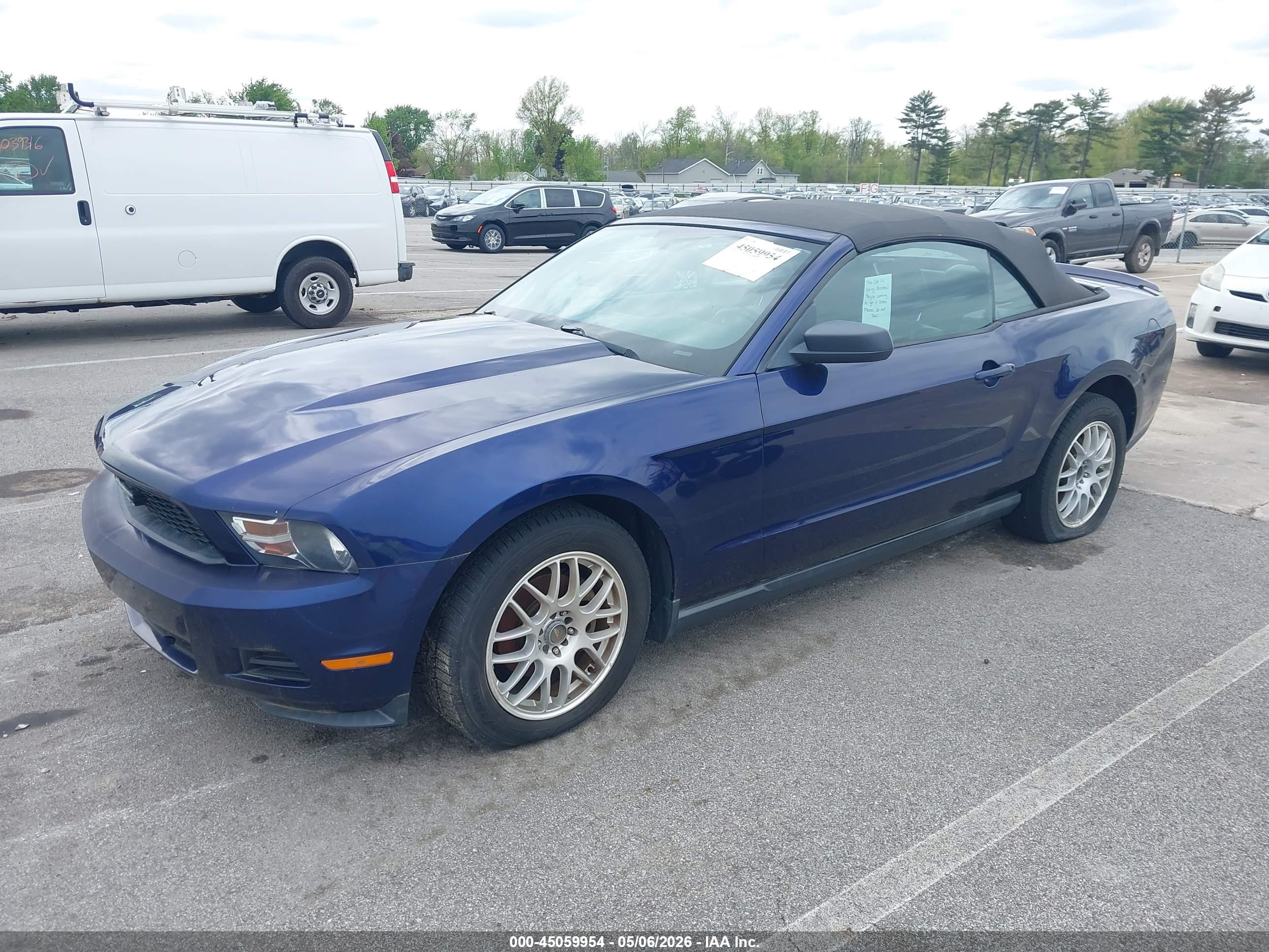 FORD MUSTANG image 2