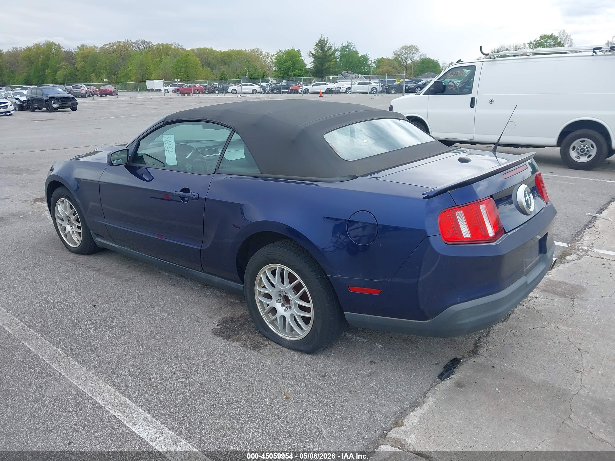 FORD MUSTANG image 3