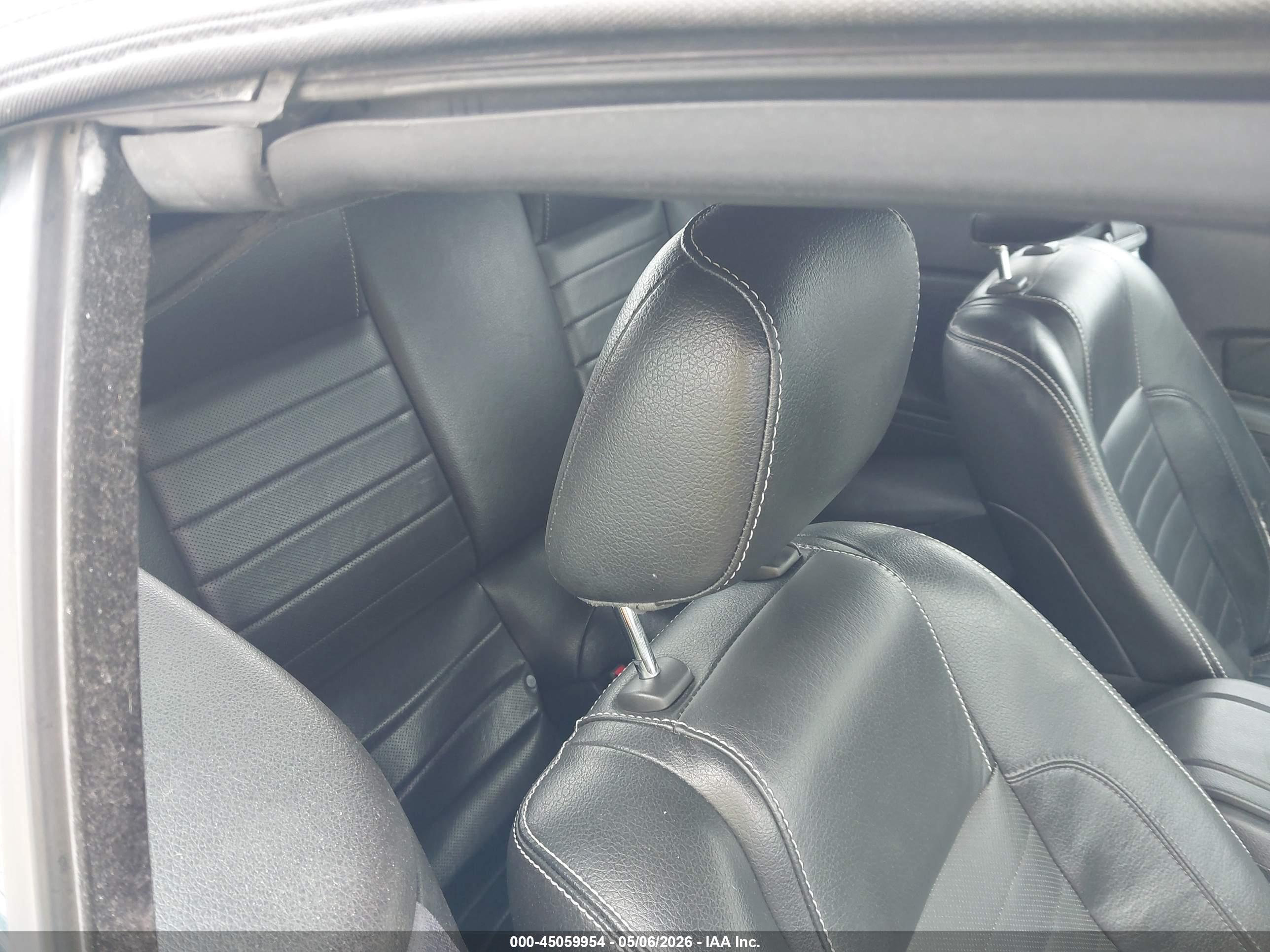 FORD MUSTANG image 8