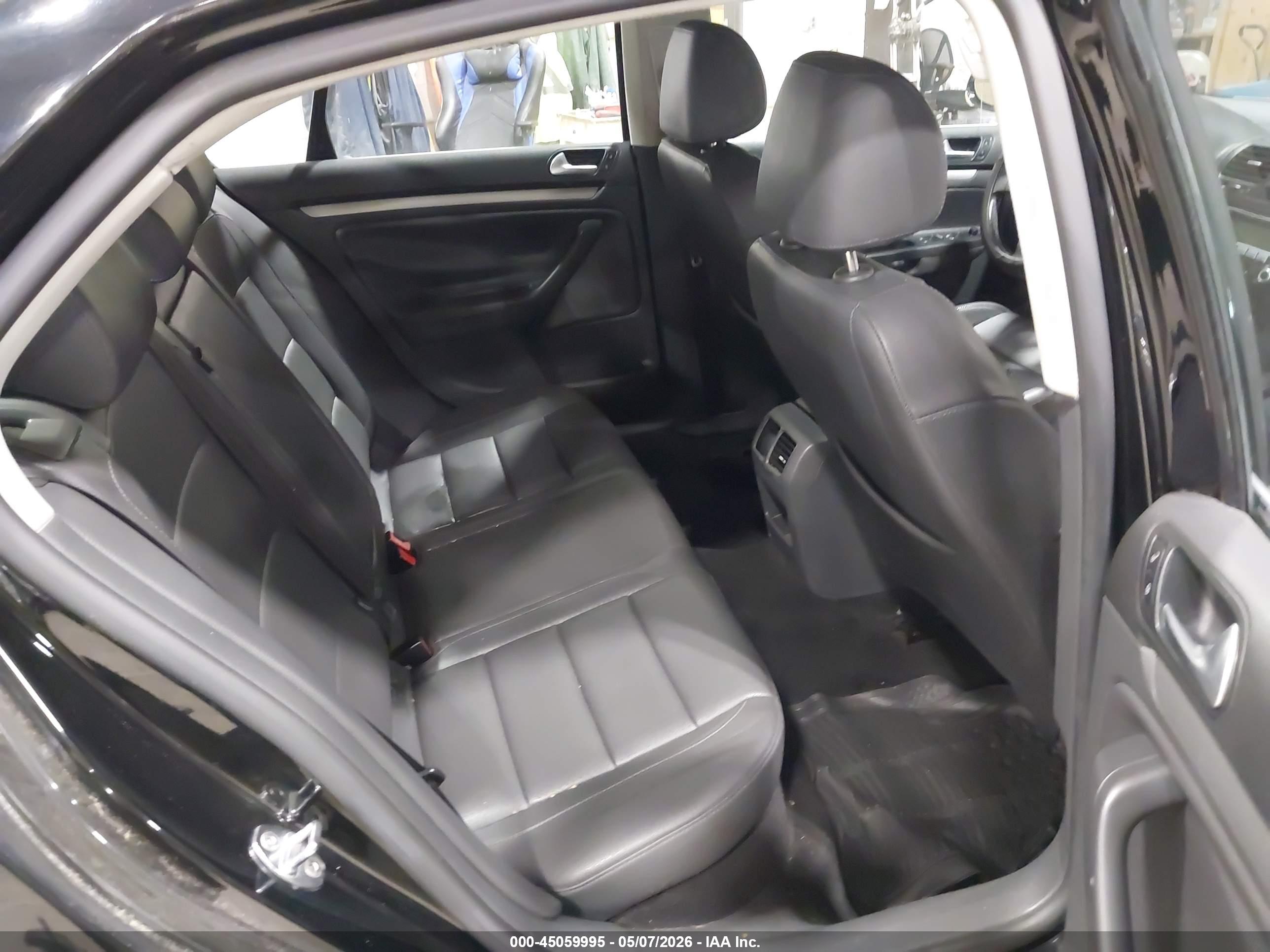 VOLKSWAGEN JETTA image 8