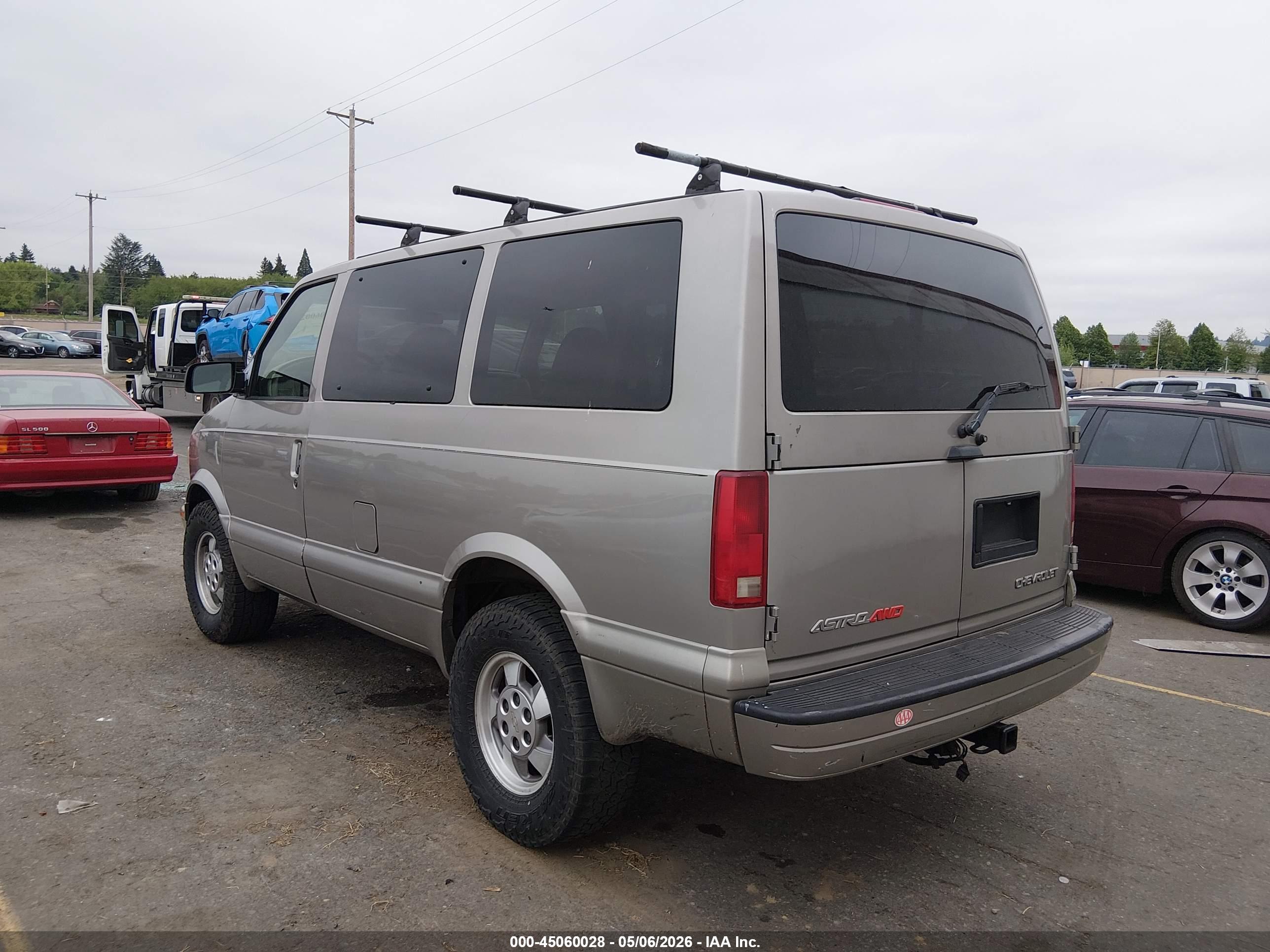 CHEVROLET ASTRO image 3