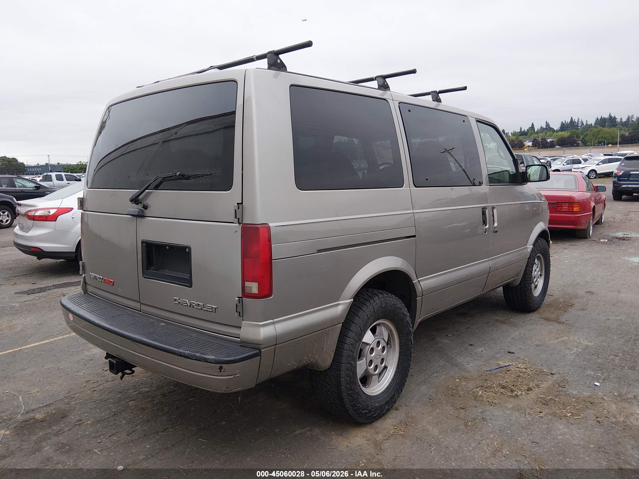 CHEVROLET ASTRO image 4