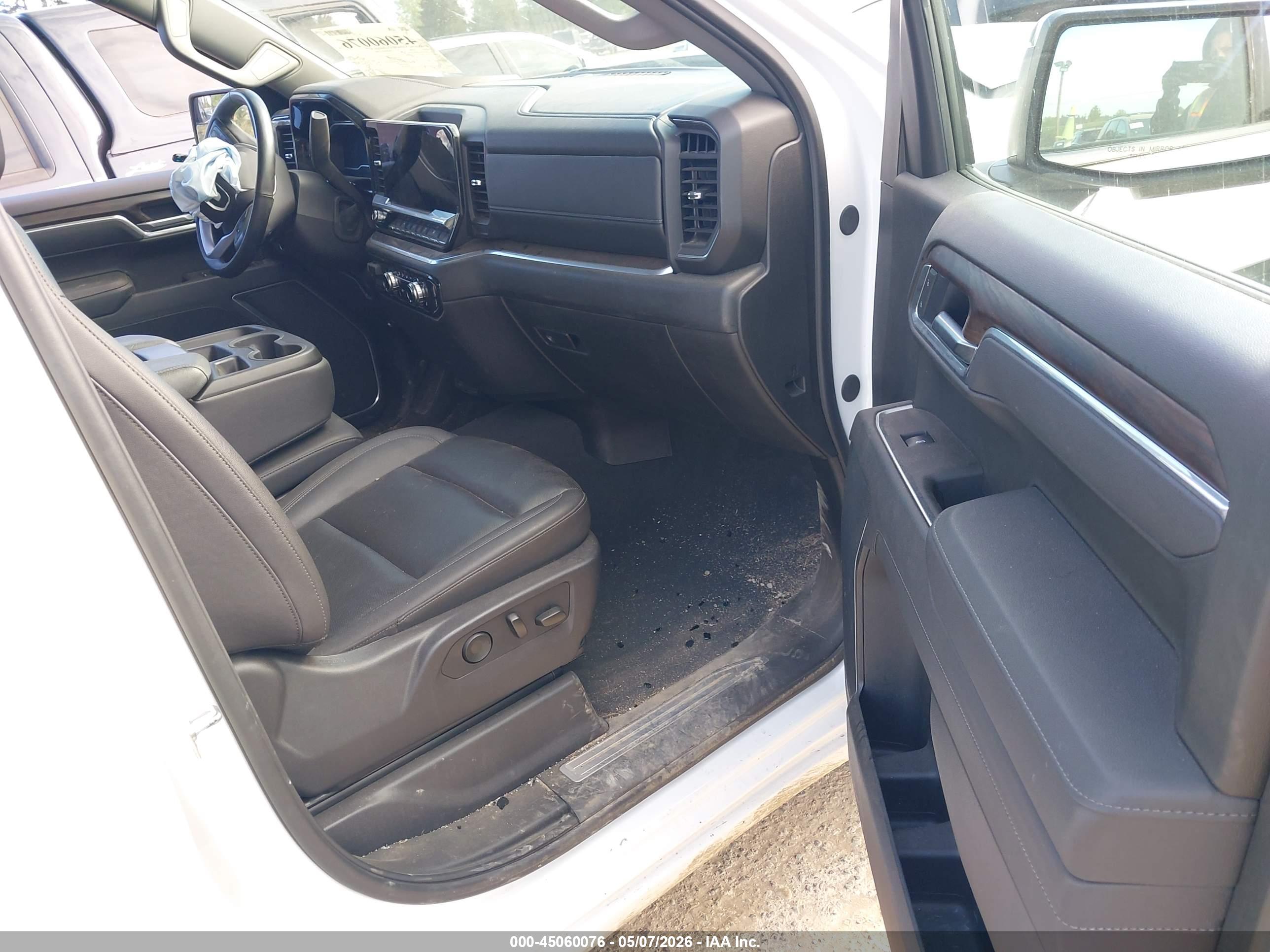 GMC SIERRA image 5