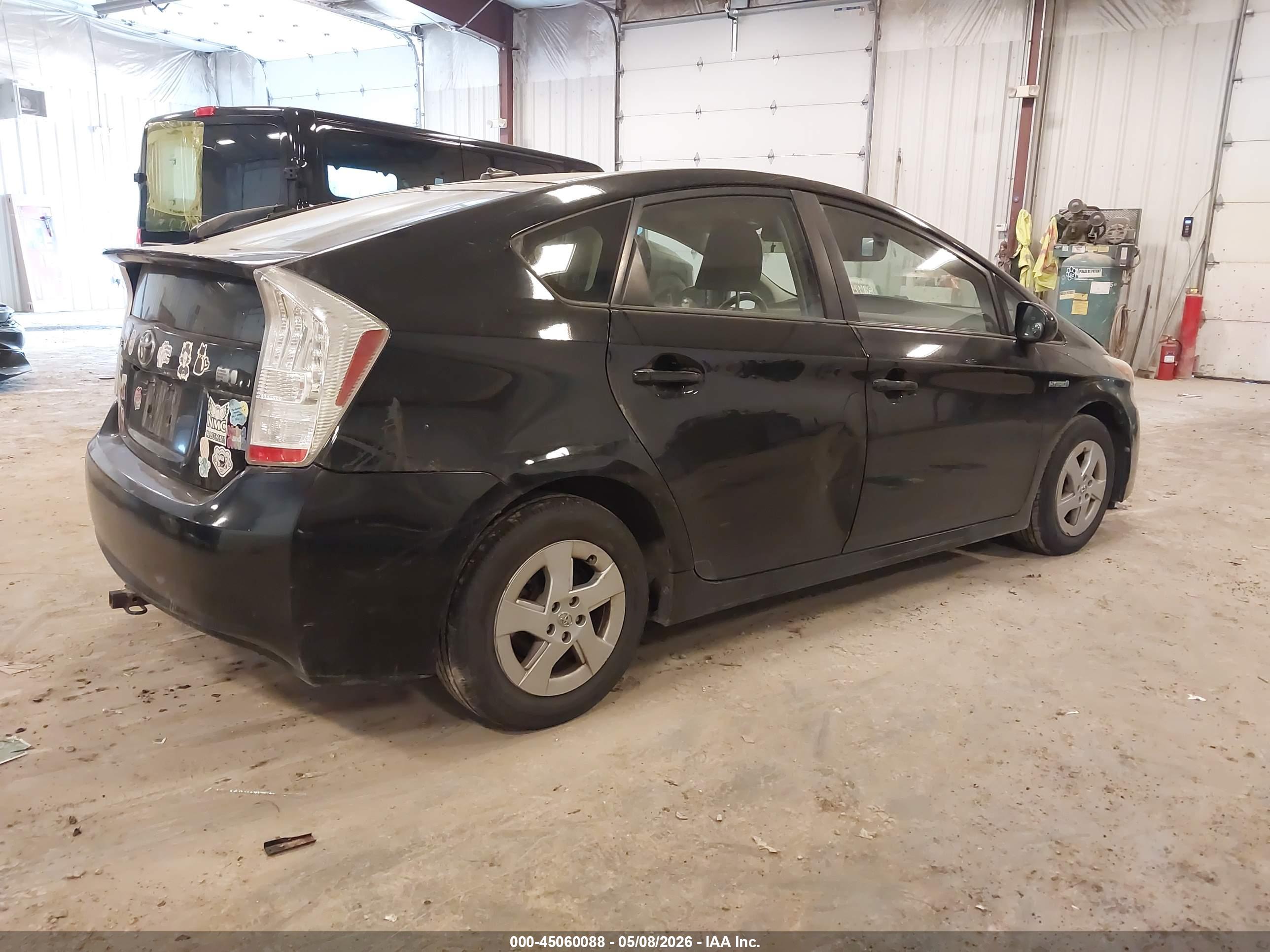 TOYOTA PRIUS image 4