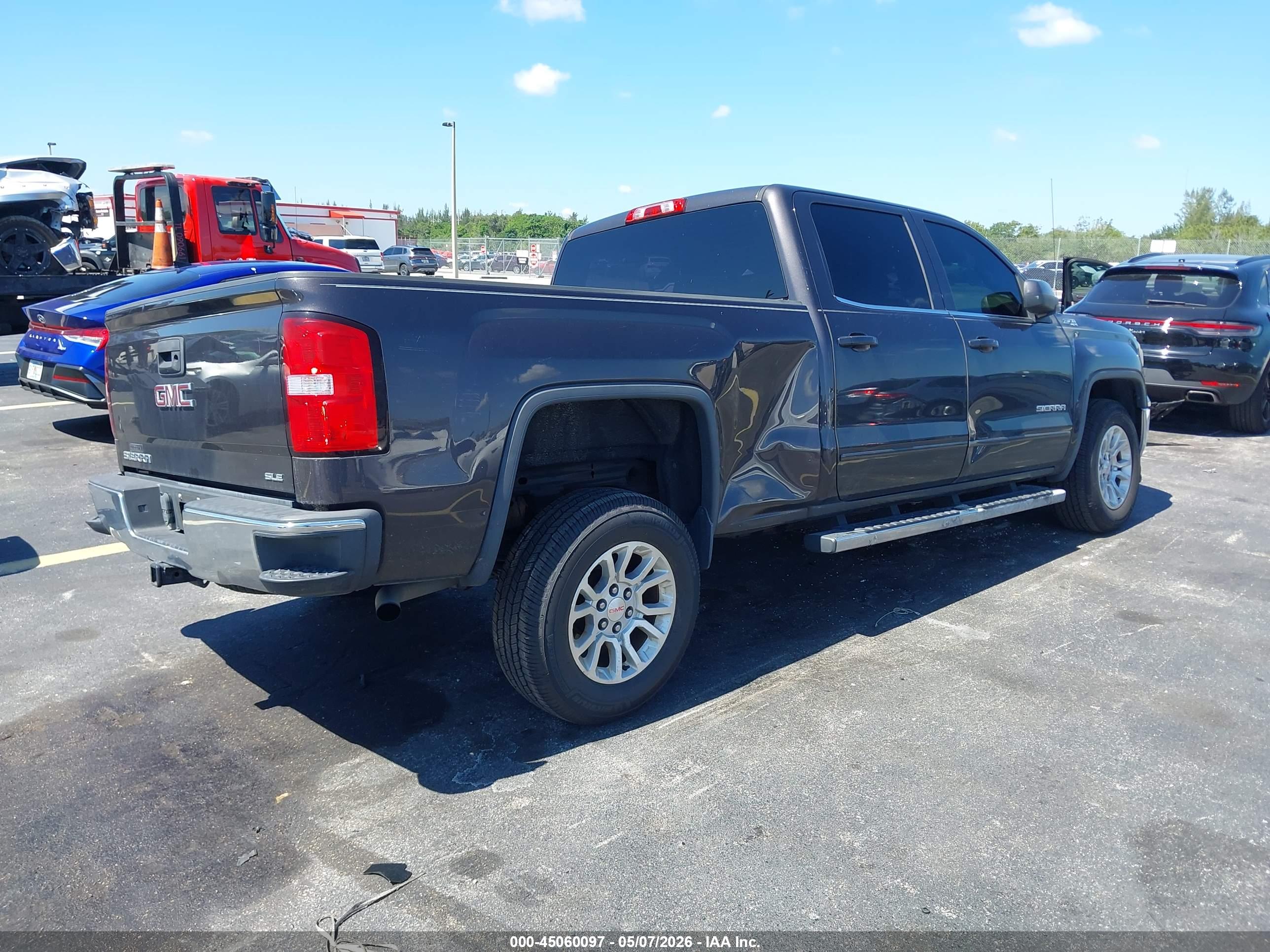 GMC SIERRA image 4