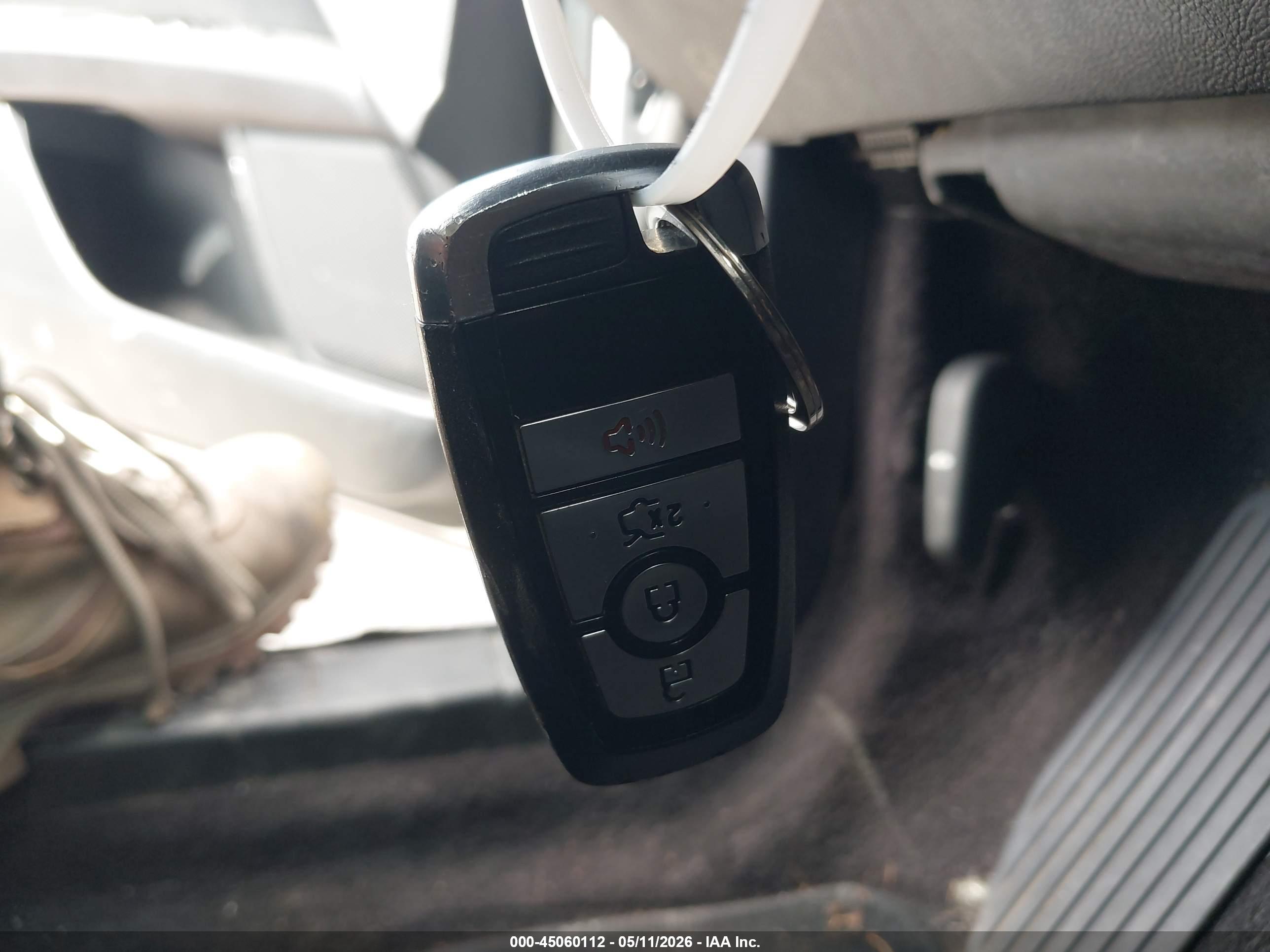 FORD FUSION image 11
