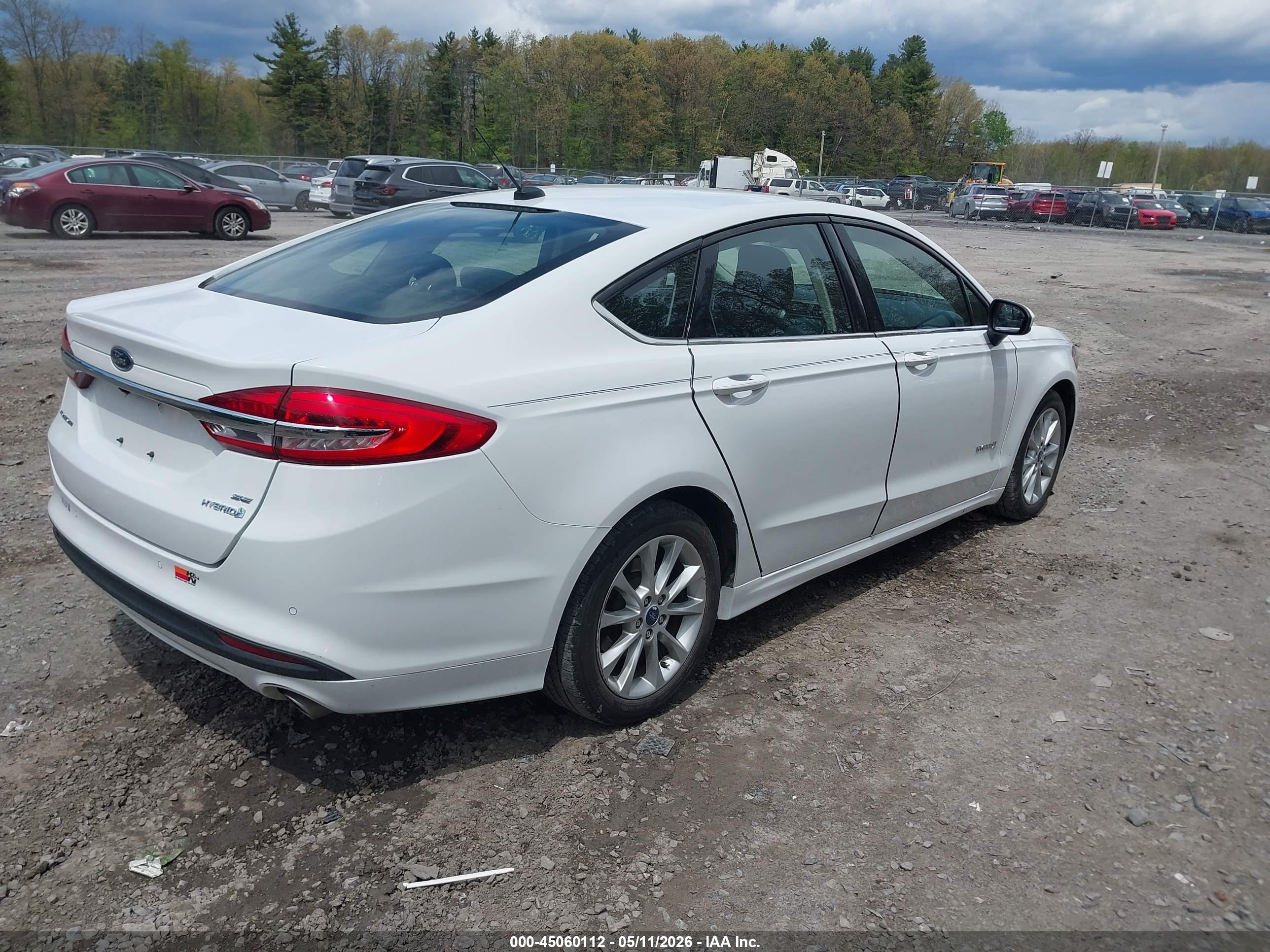 FORD FUSION image 4