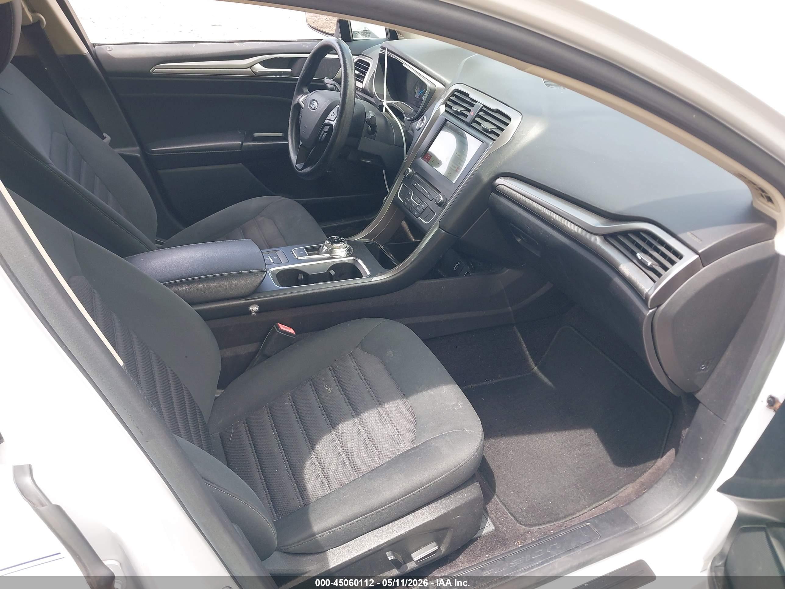FORD FUSION image 5