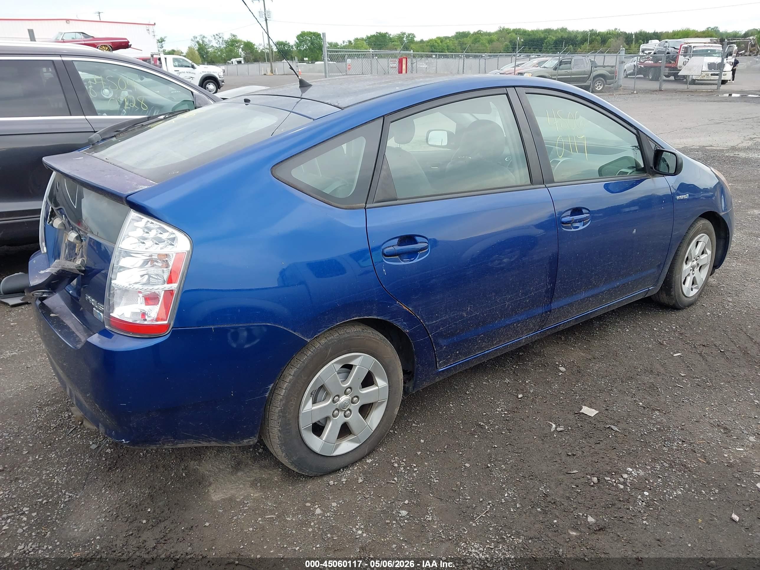 TOYOTA PRIUS image 4