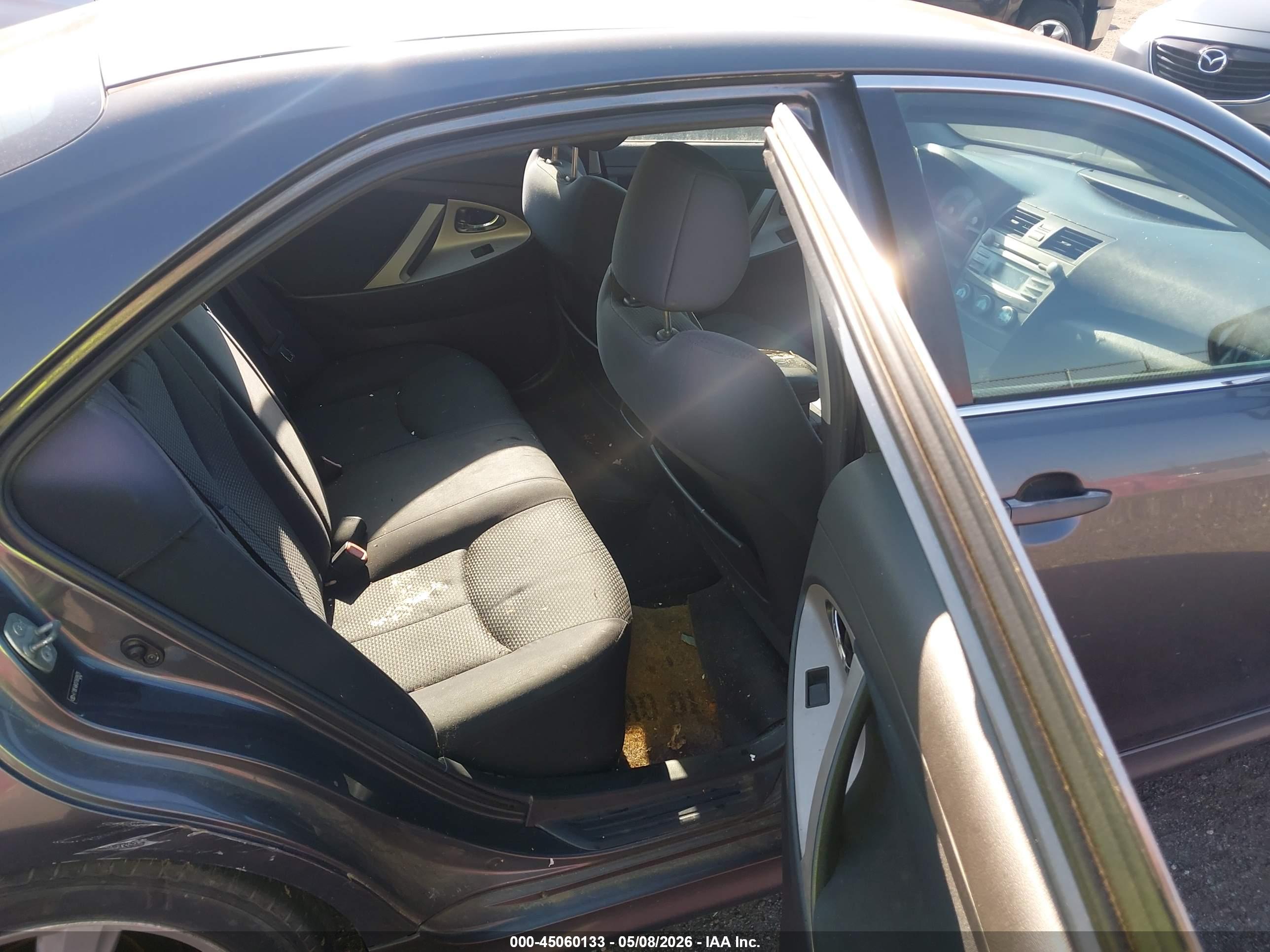 TOYOTA CAMRY image 8