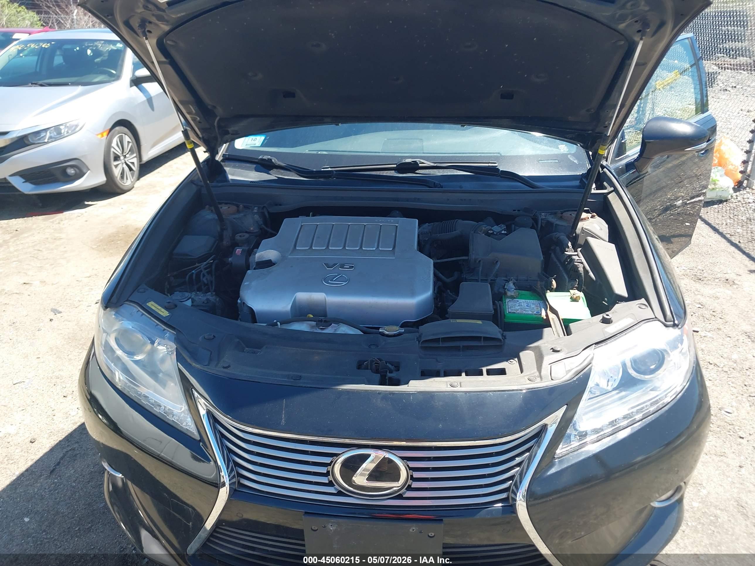 LEXUS ES image 10