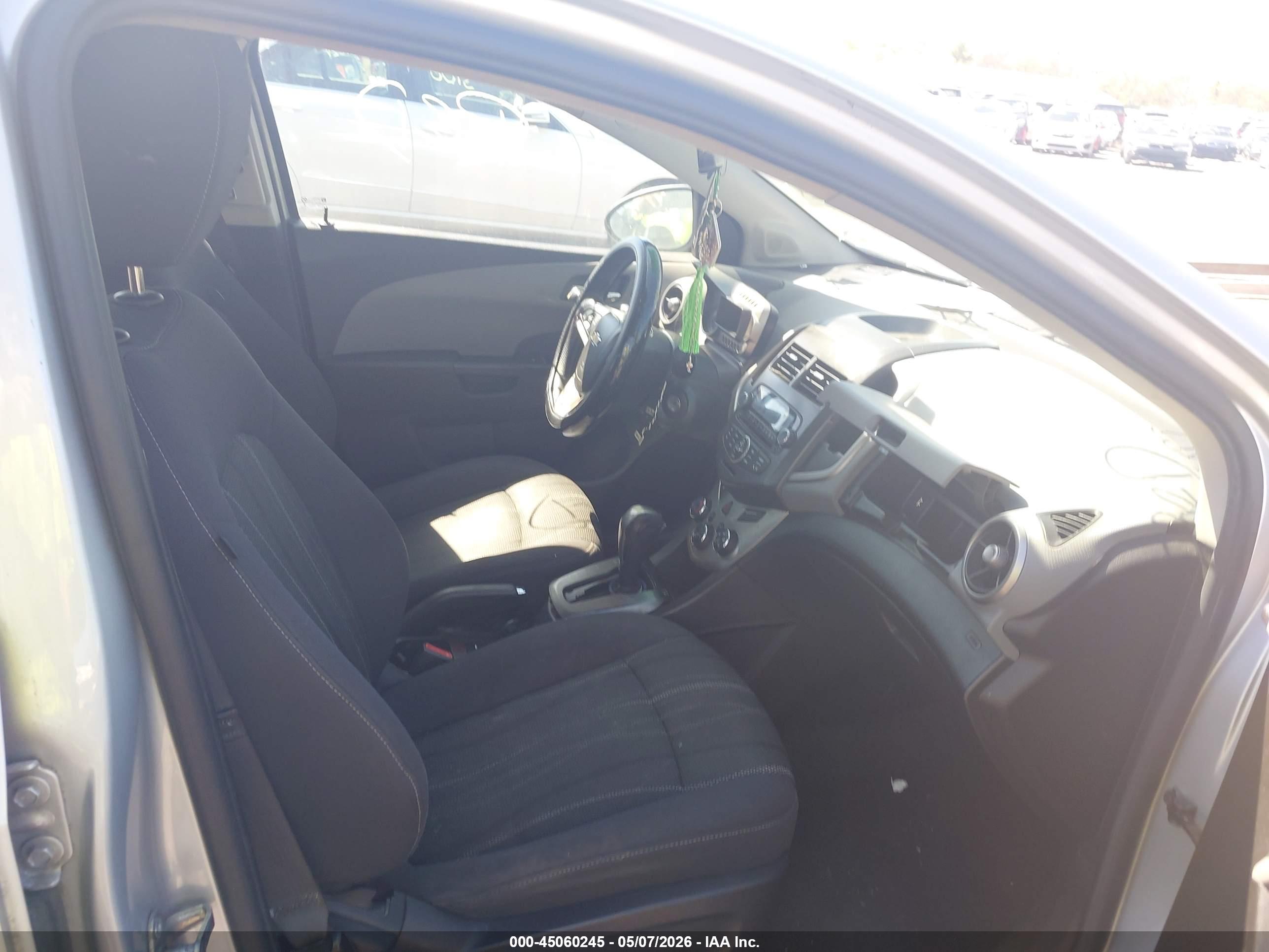 CHEVROLET SONIC image 5