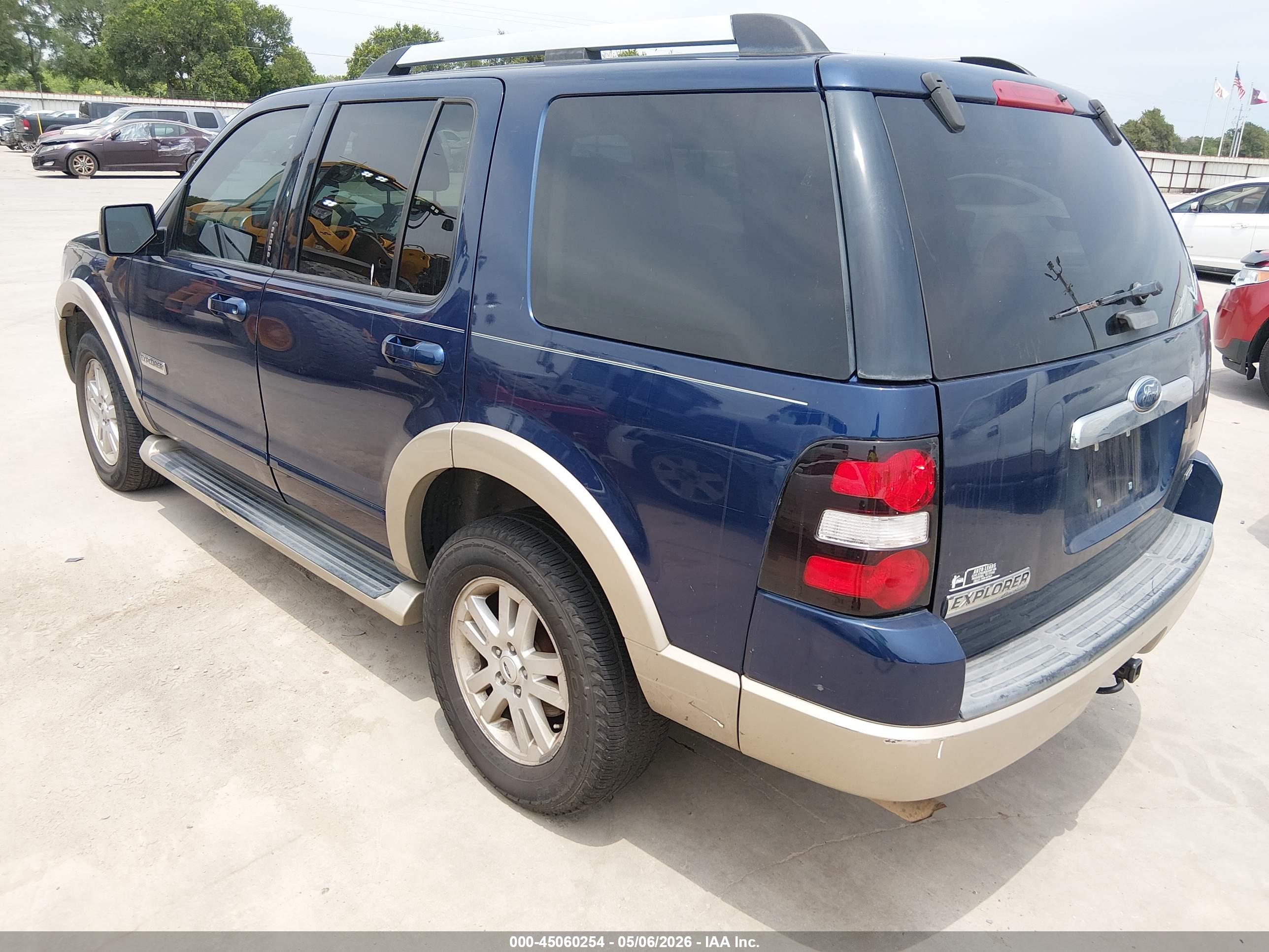 FORD EXPLORER image 3