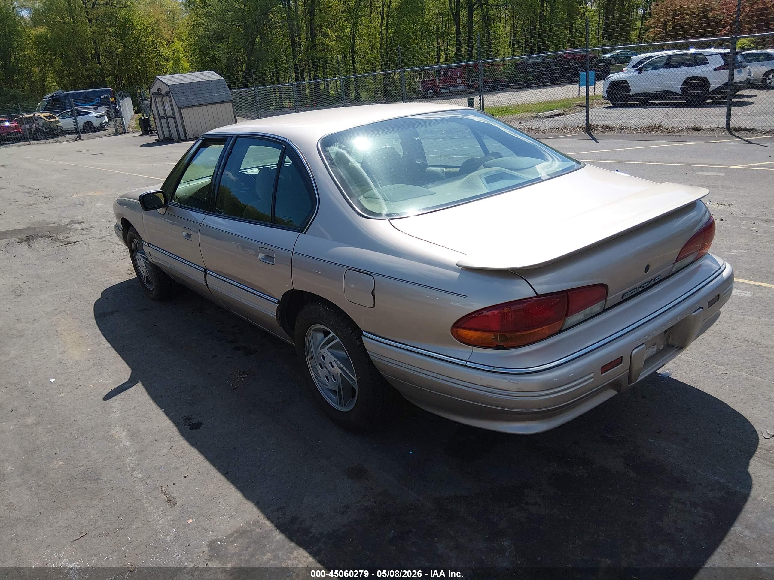 PONTIAC BONNEVILLE image 3