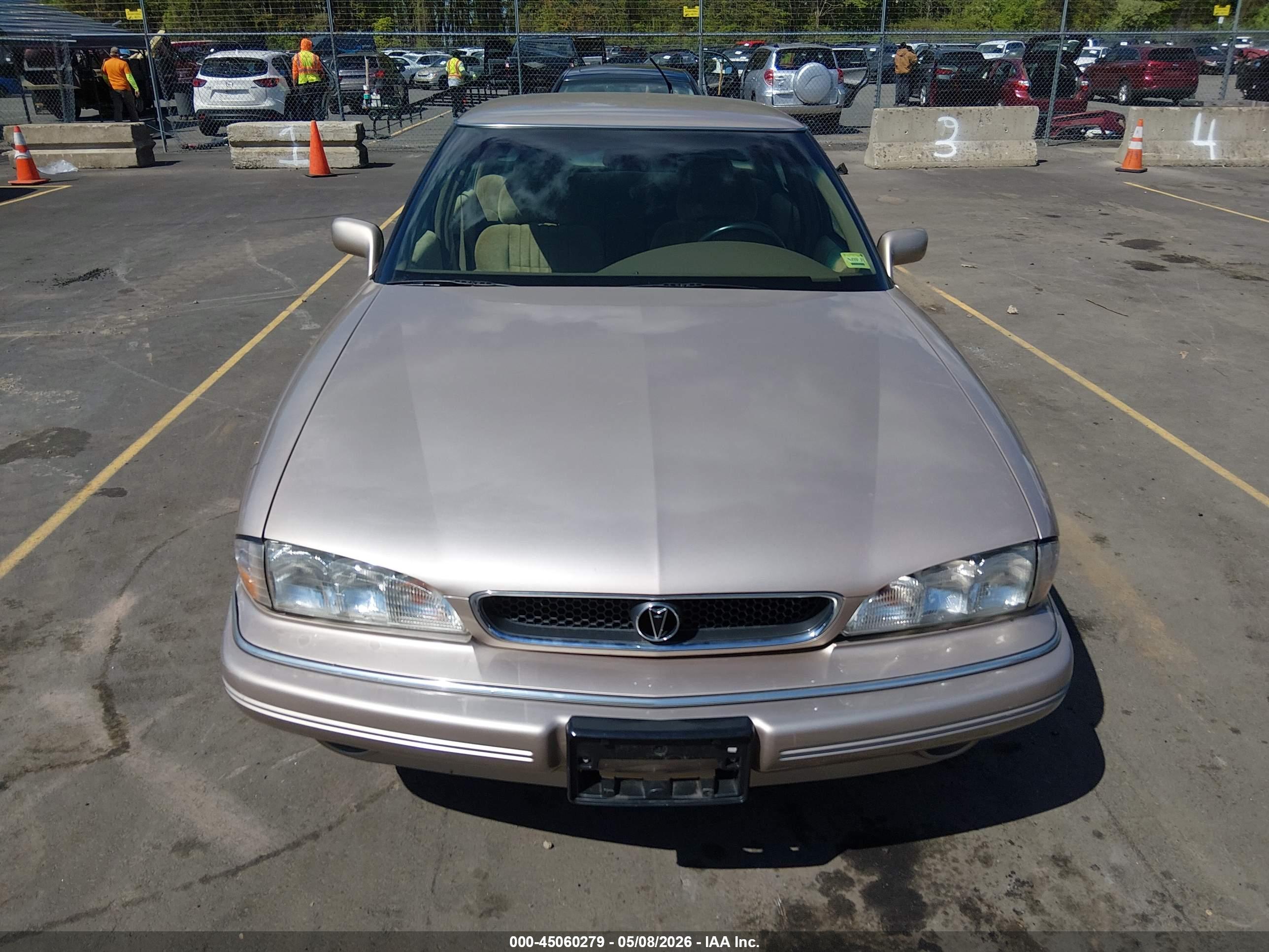PONTIAC BONNEVILLE image 6