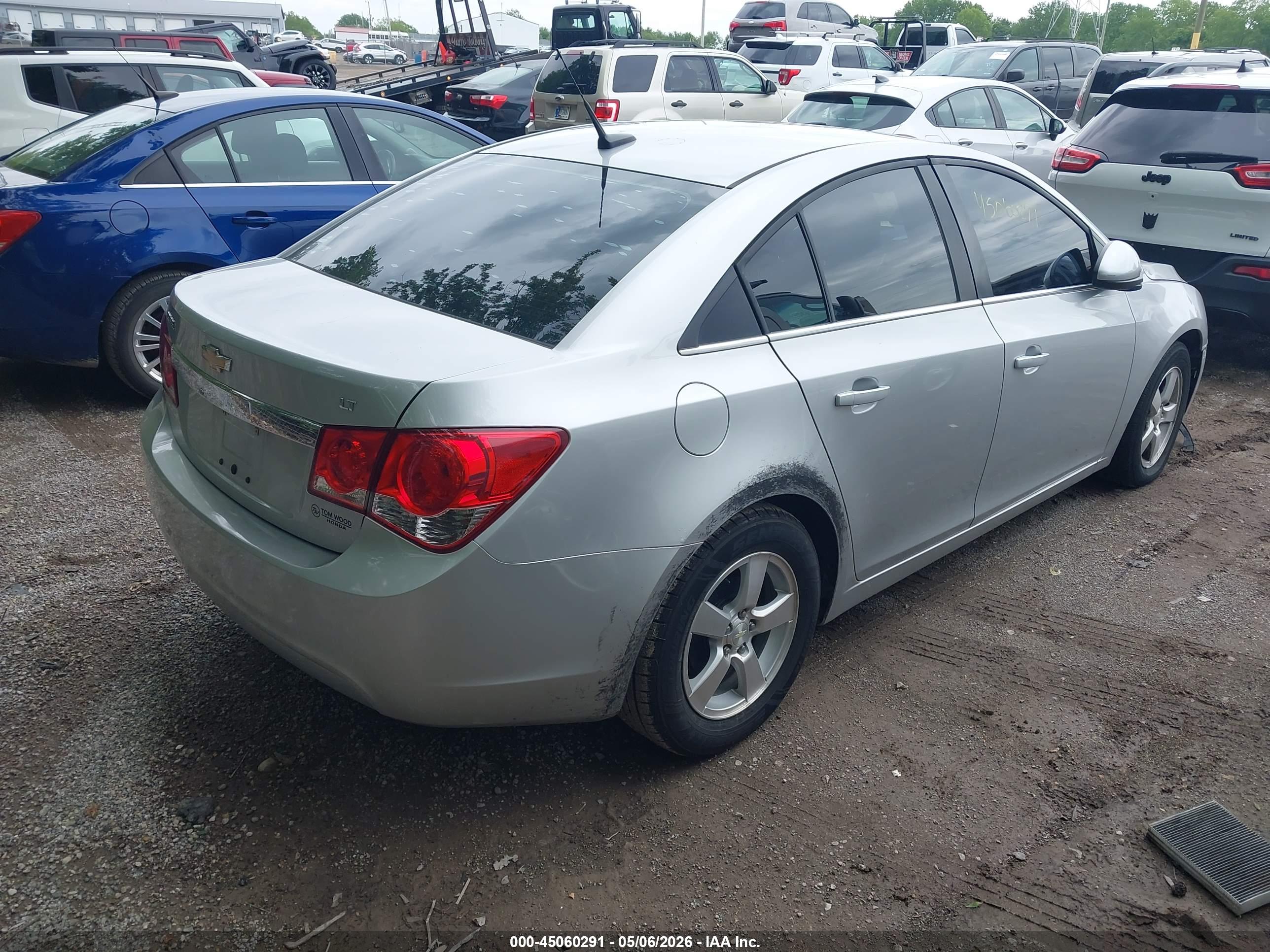 CHEVROLET CRUZE image 4