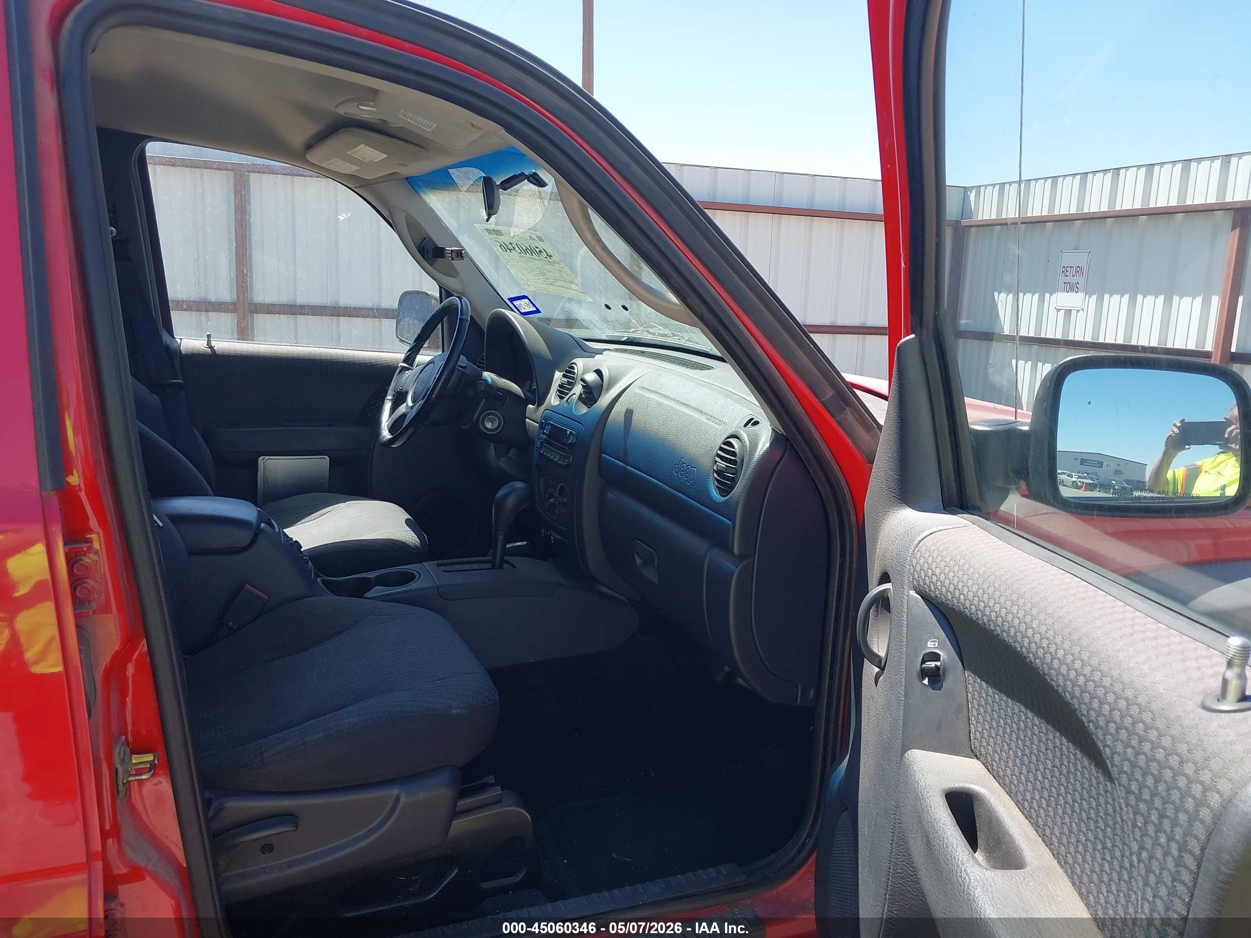 JEEP LIBERTY image 5