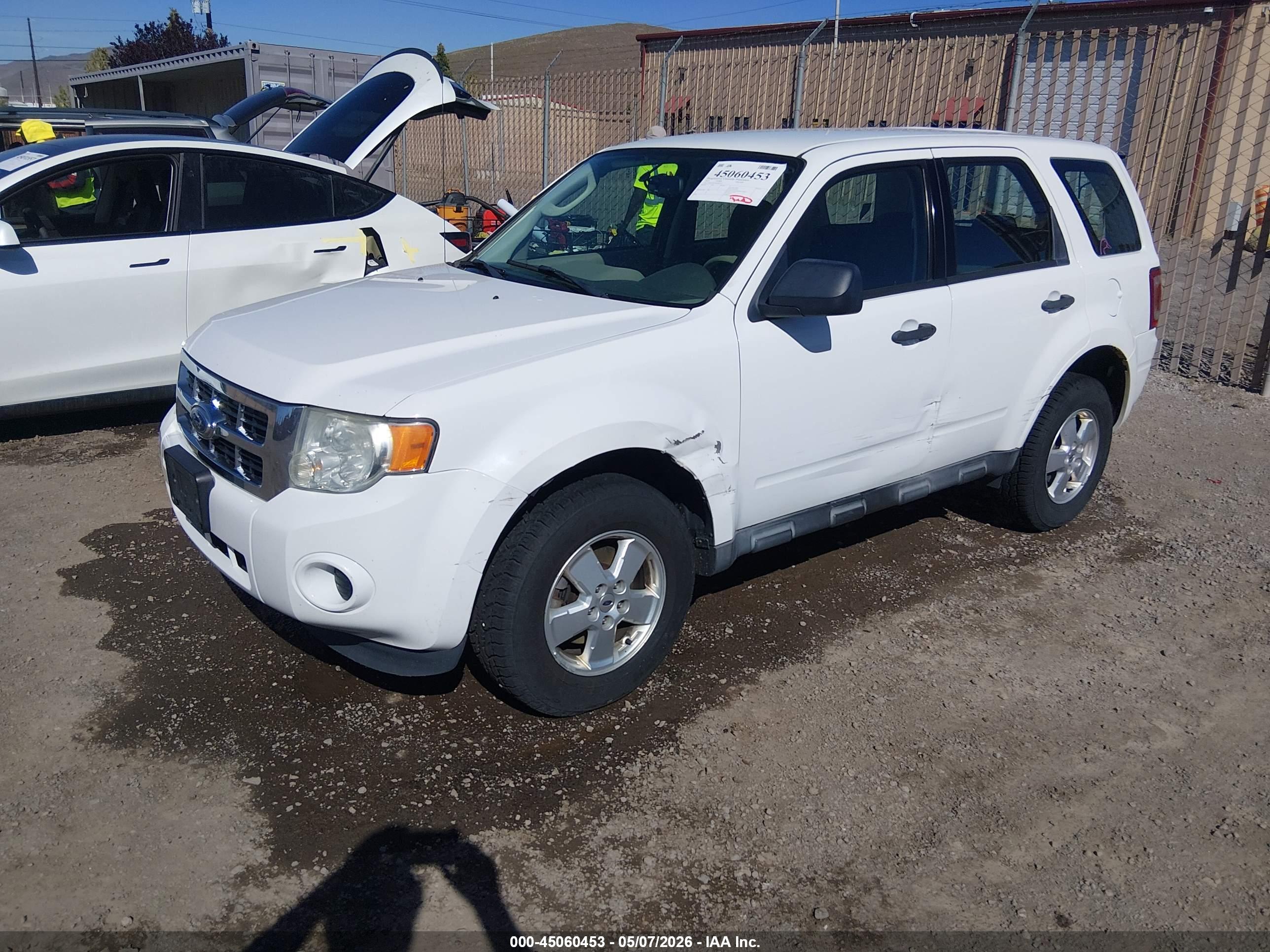 FORD ESCAPE image 2