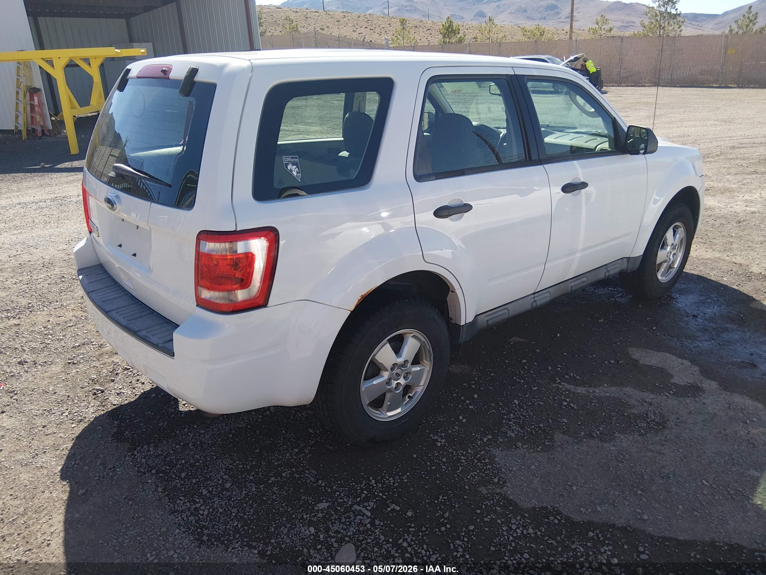 FORD ESCAPE image 4