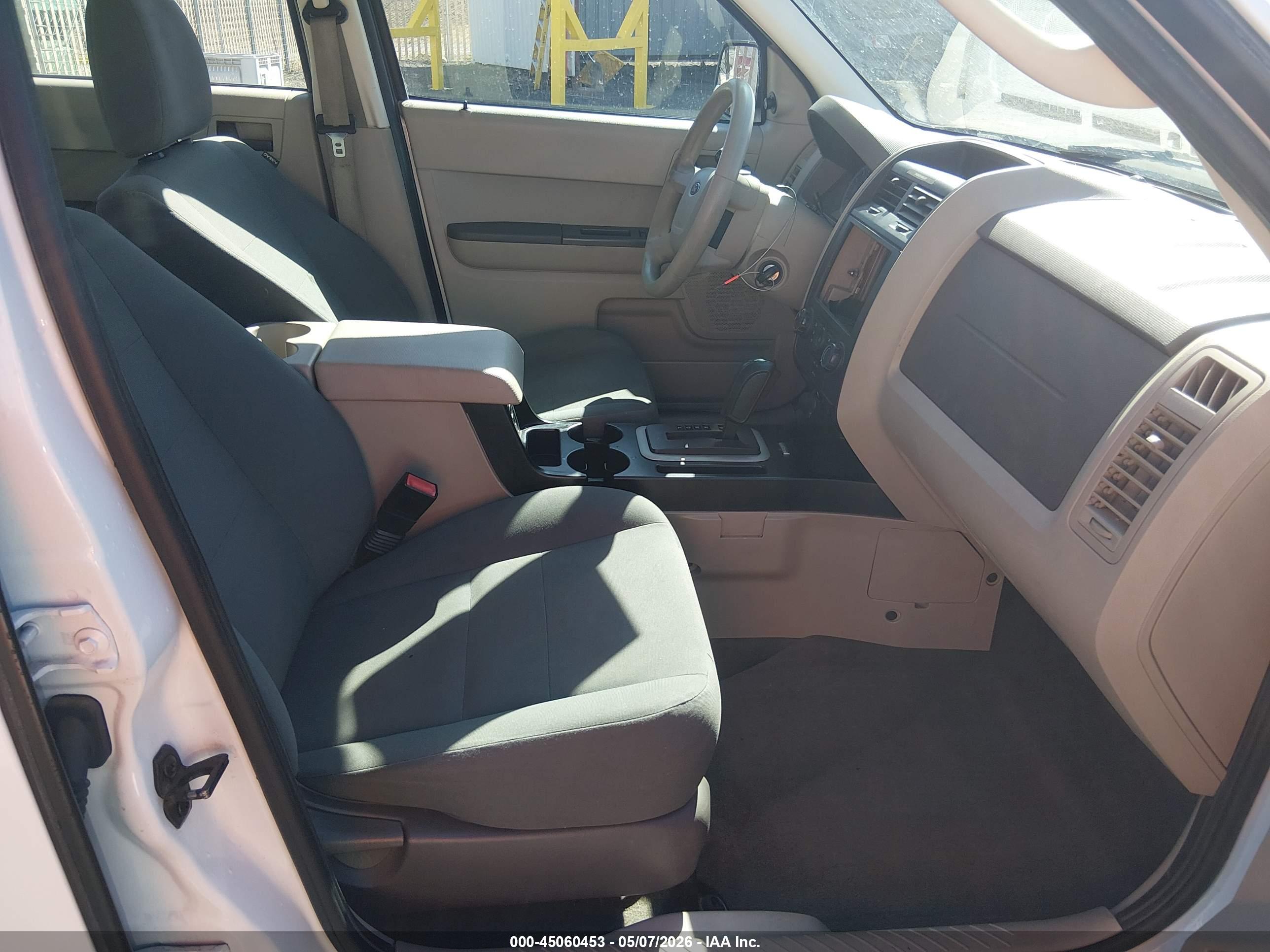 FORD ESCAPE image 5