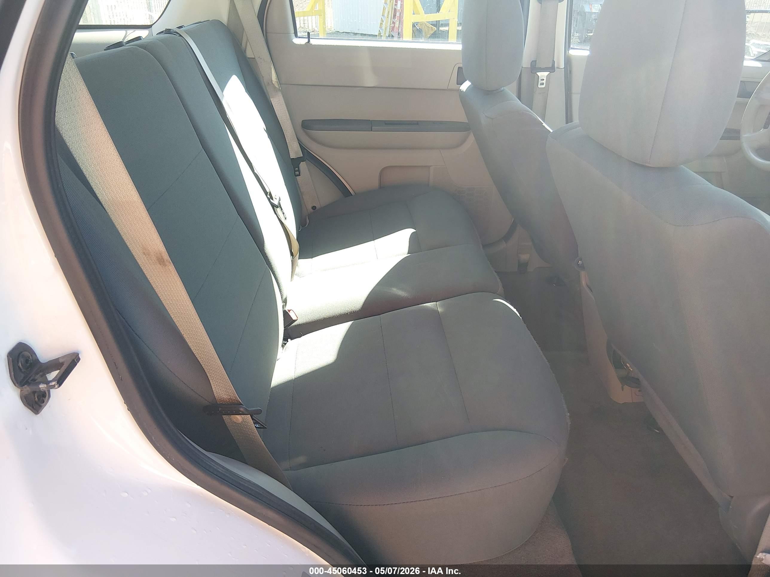 FORD ESCAPE image 8