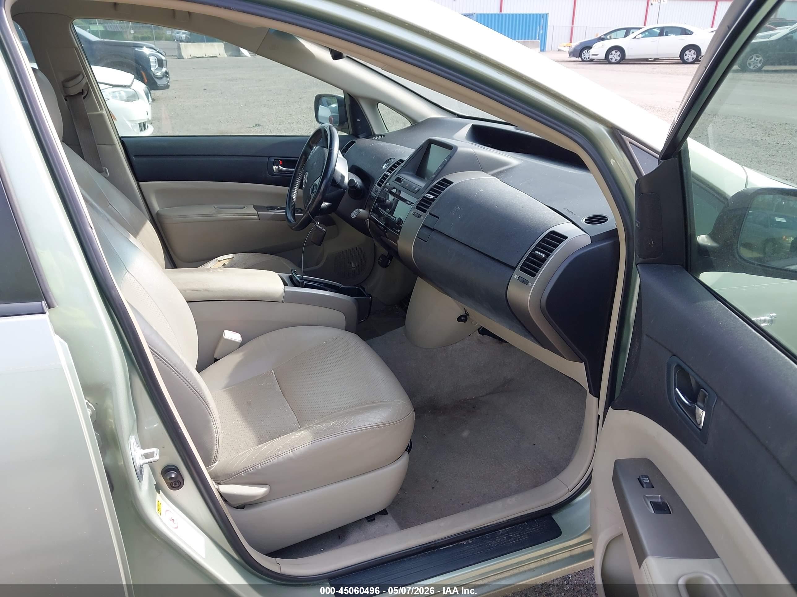 TOYOTA PRIUS image 5