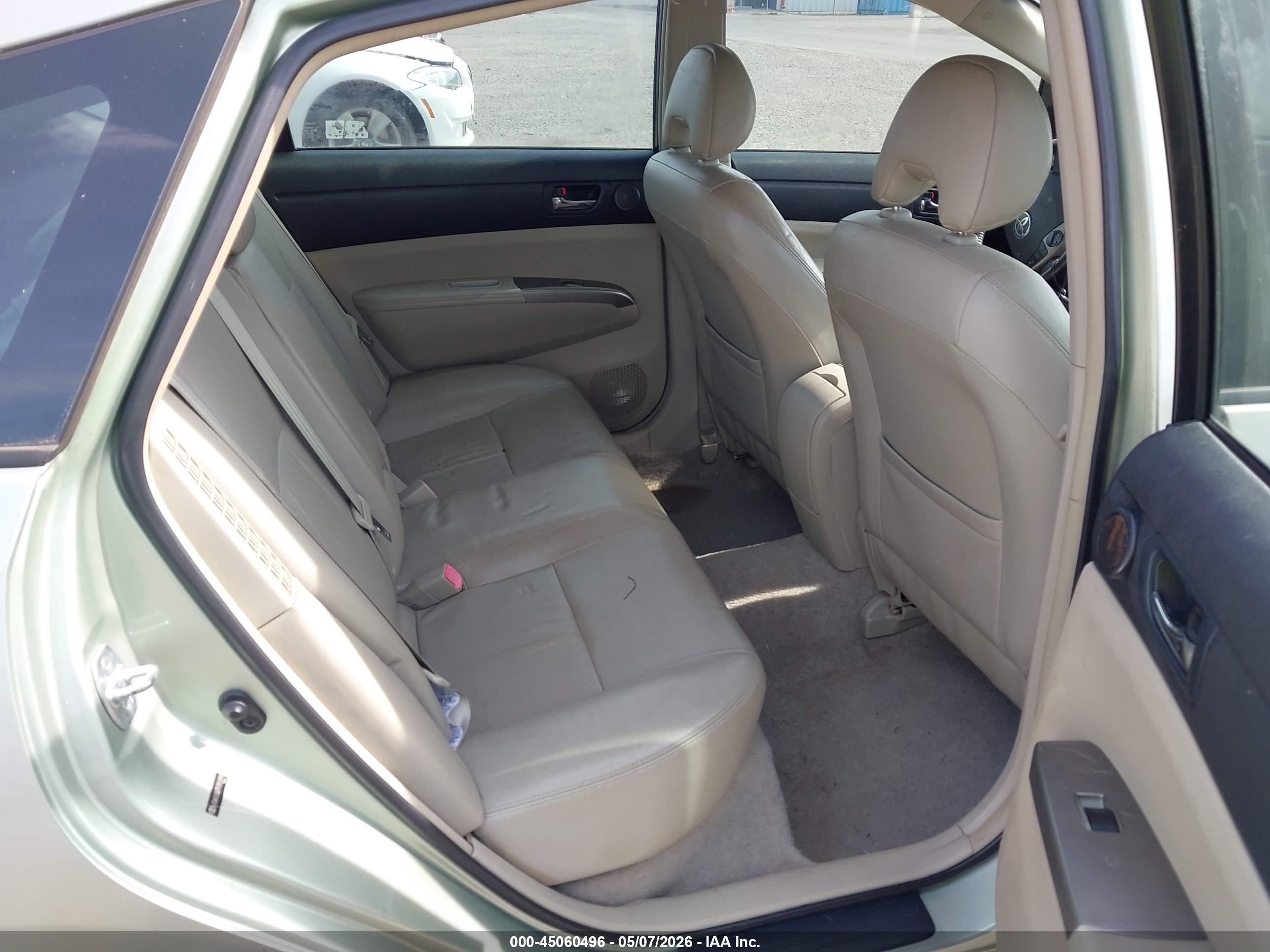 TOYOTA PRIUS image 8