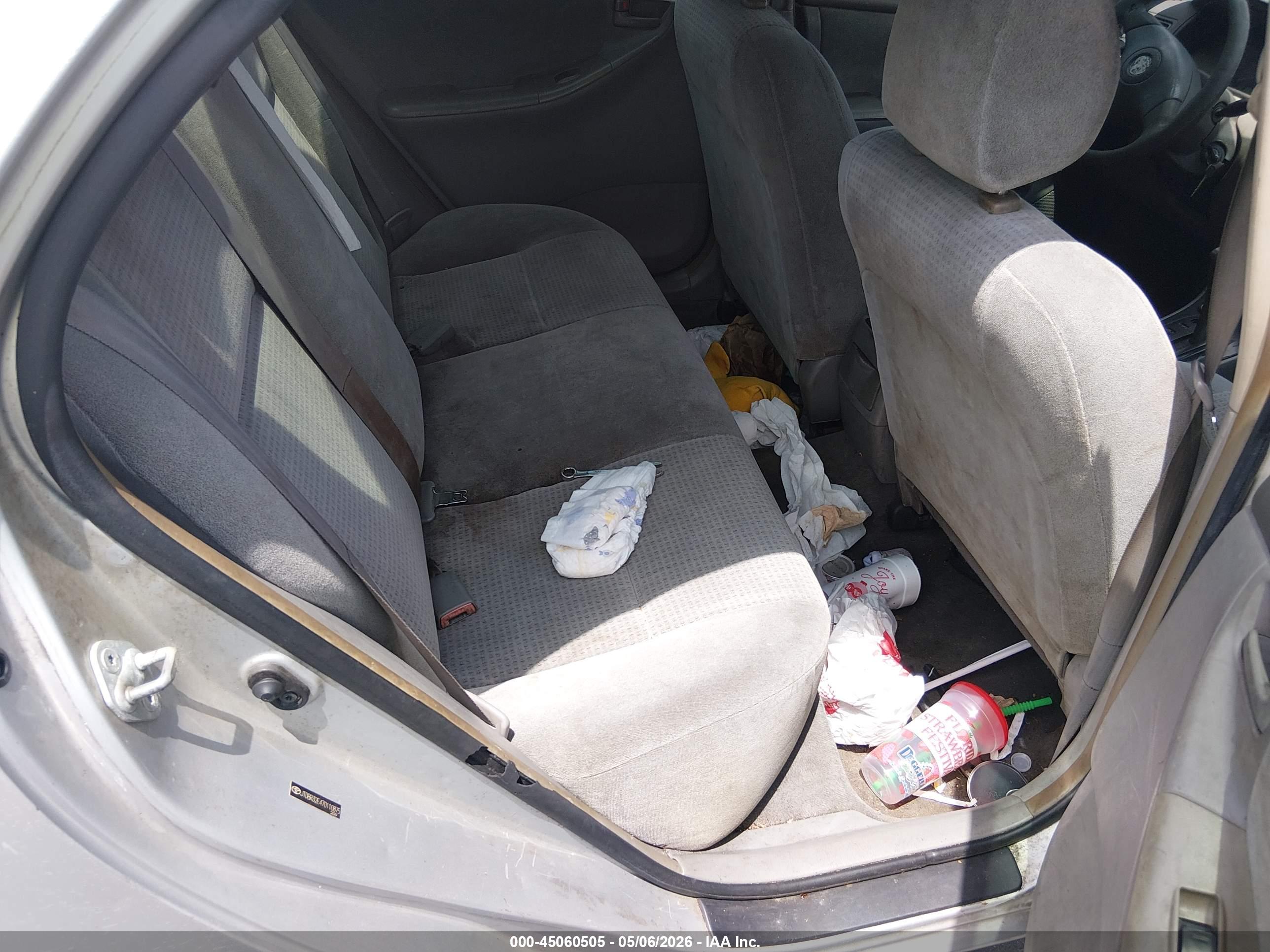 TOYOTA COROLLA image 8