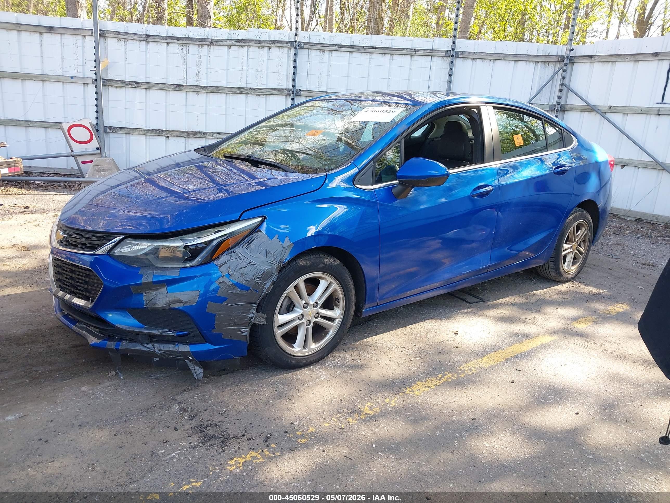 CHEVROLET CRUZE image 2