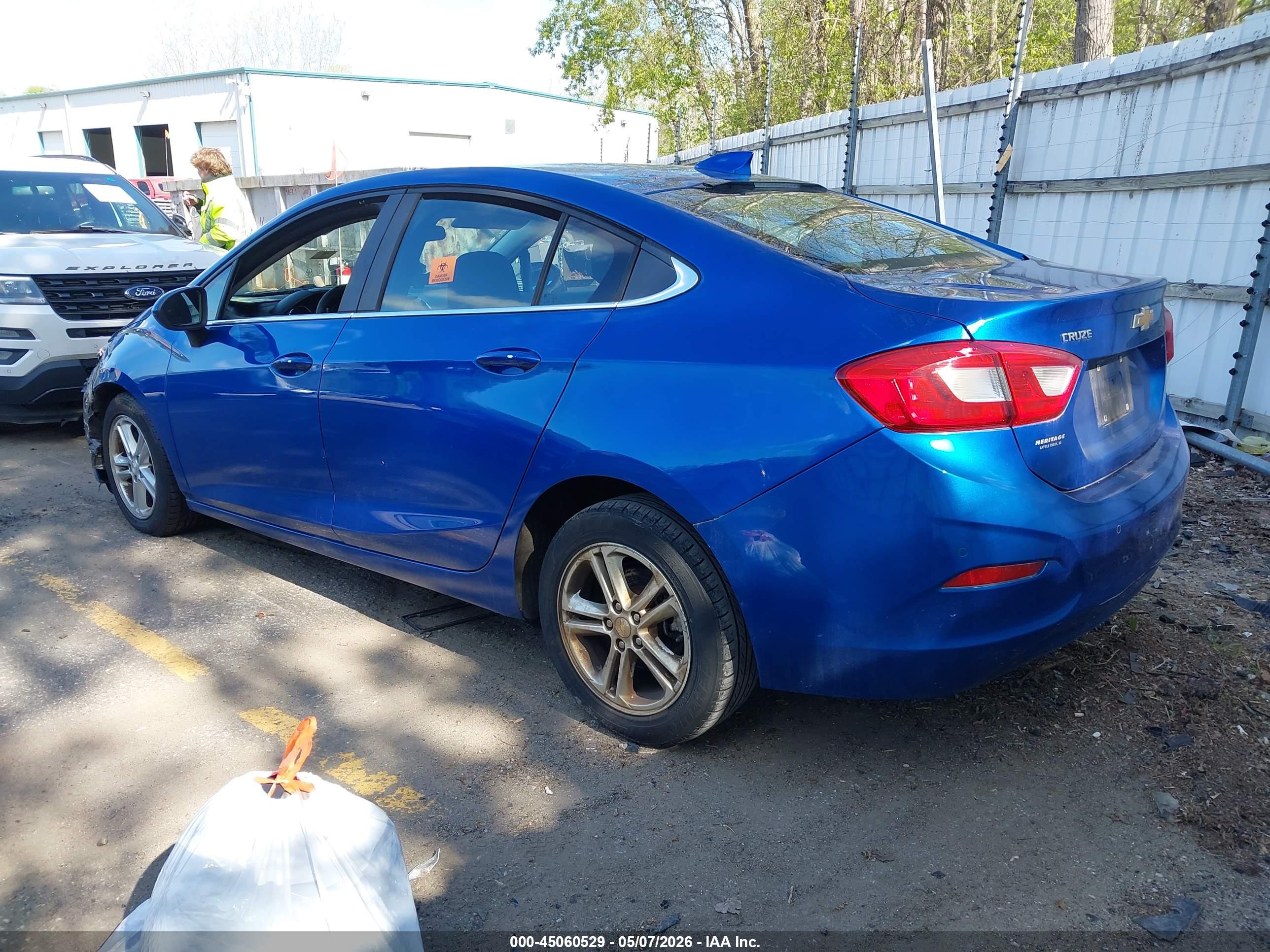 CHEVROLET CRUZE image 3