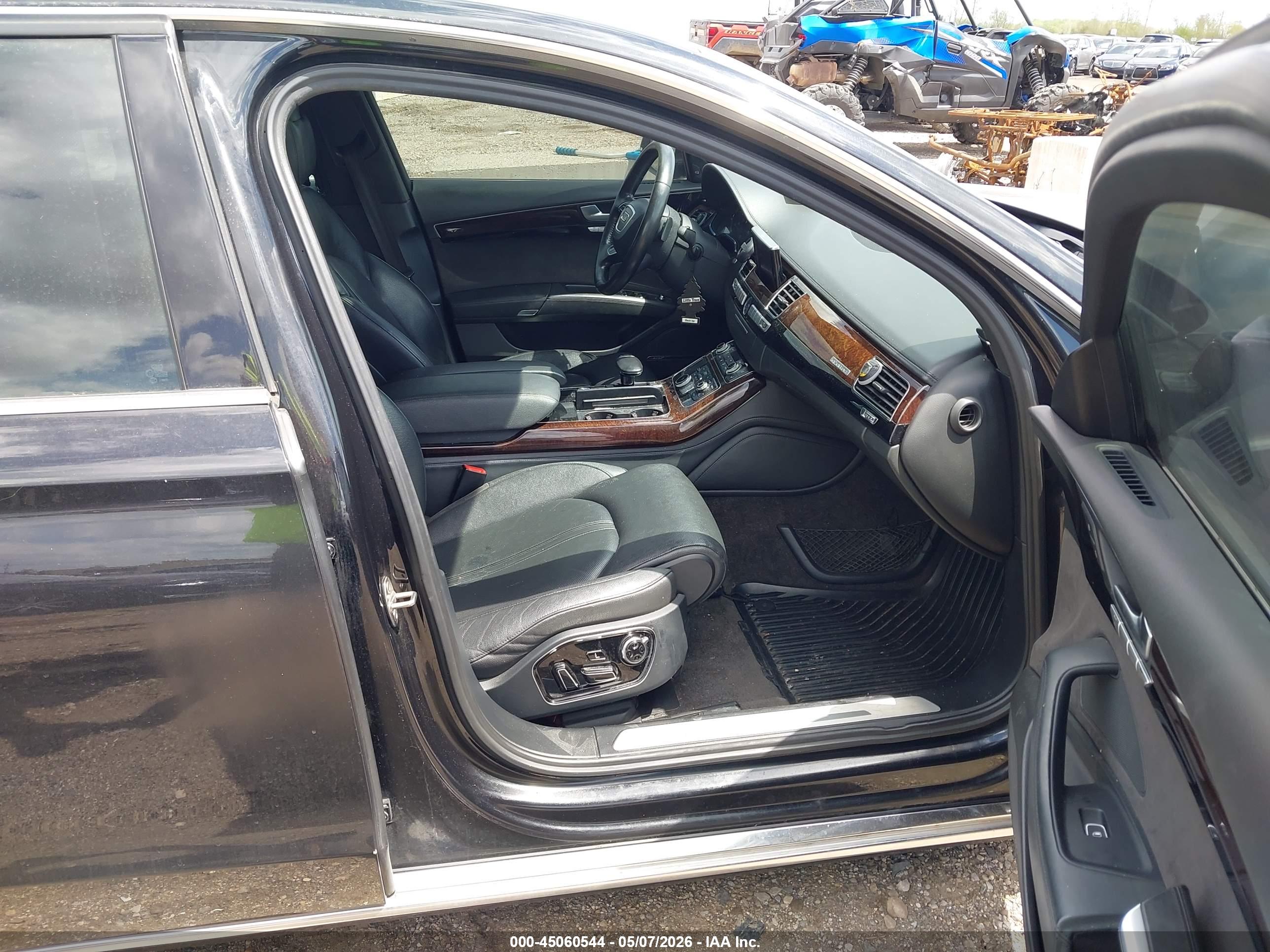 AUDI A8 image 5