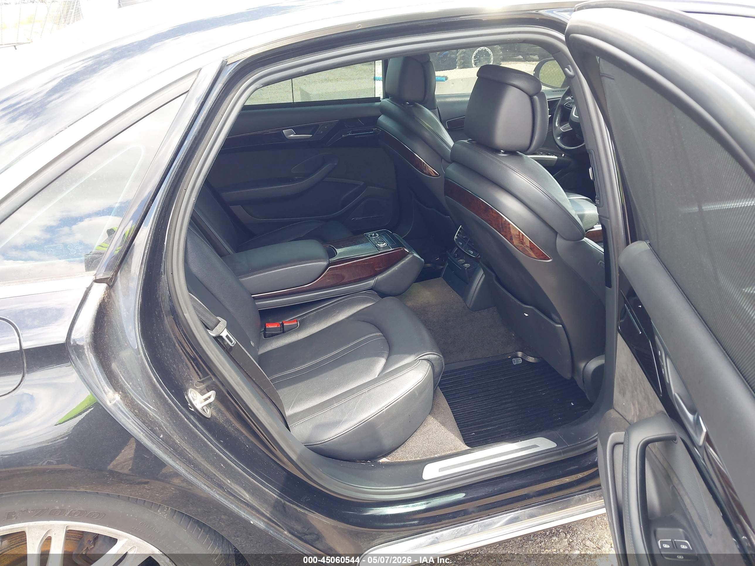 AUDI A8 image 8